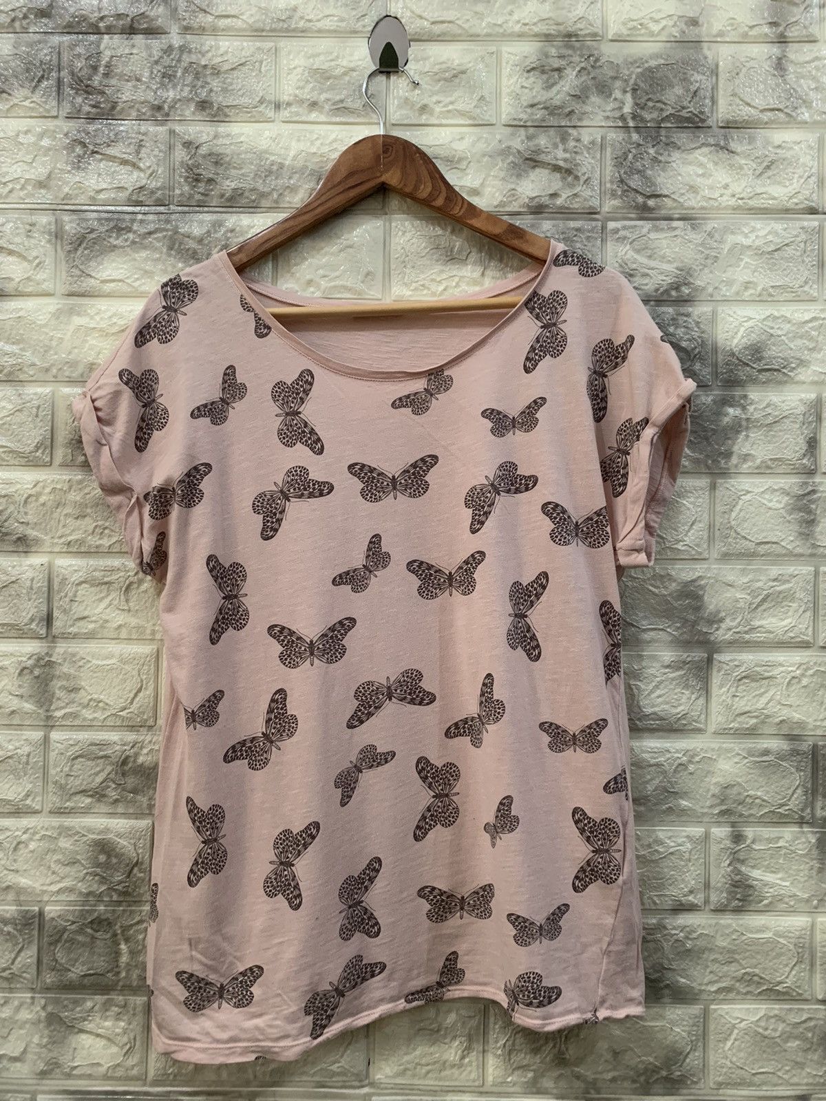 image of Sisley Butterfly Graphic Wear, Men's (Size Medium)