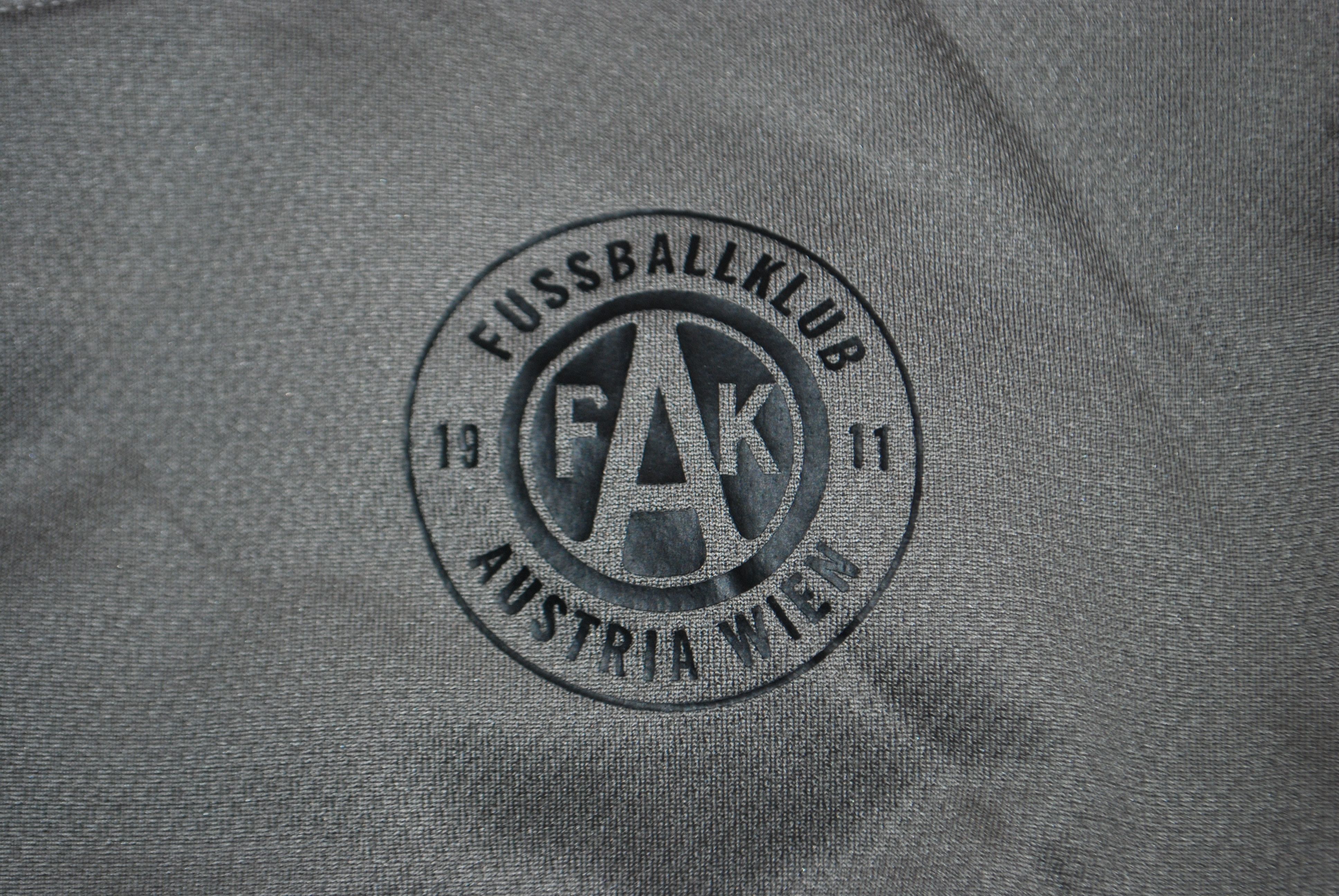 Nike × UEFA FK AUSTRIA WIEN GOALKEEPER PLAYER ISSUE FOOTBALL SHIRT Size US L / EU 52-54 / 3 - 3 Thumbnail