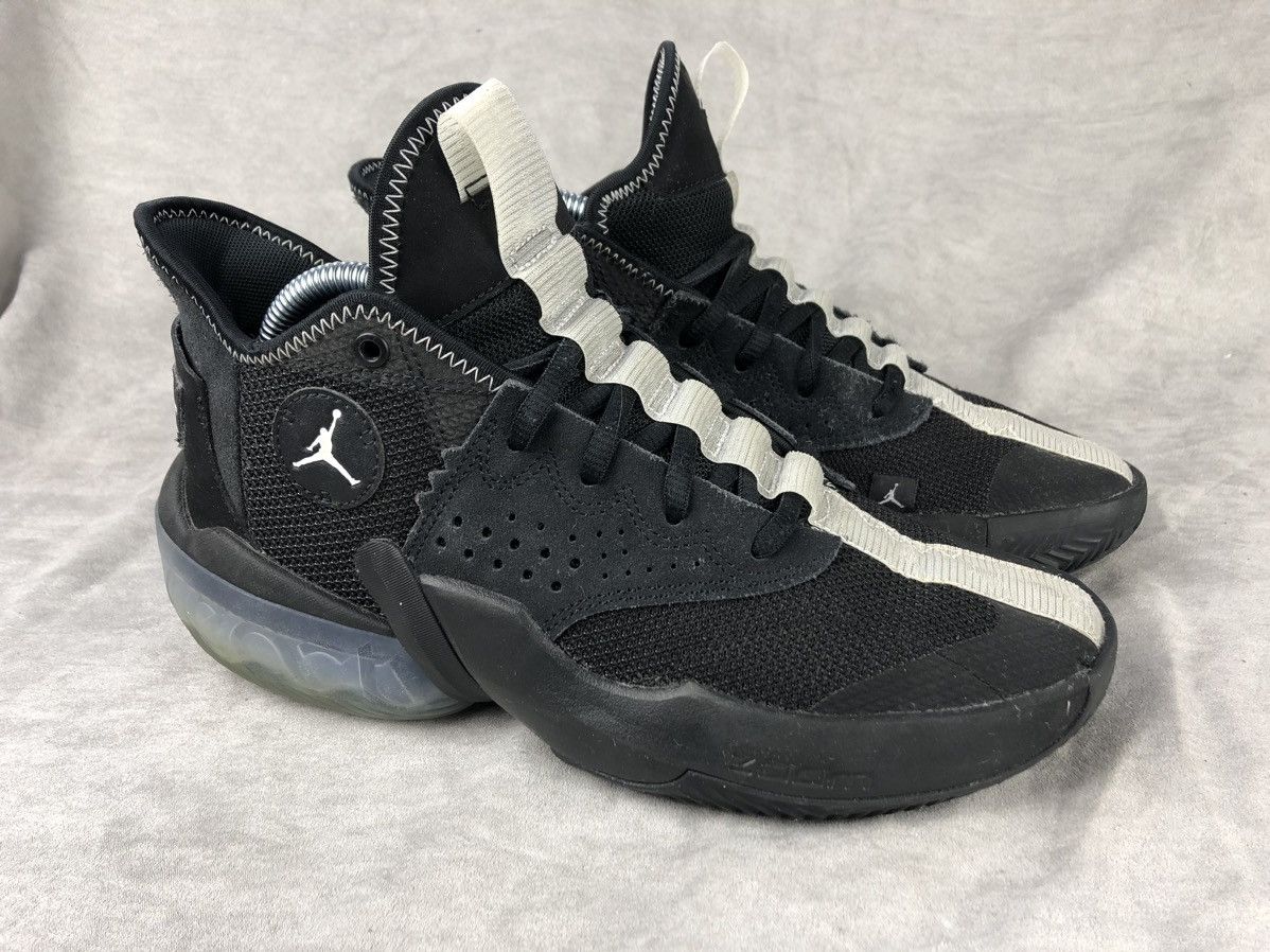 tenis jordan react elevation black ice