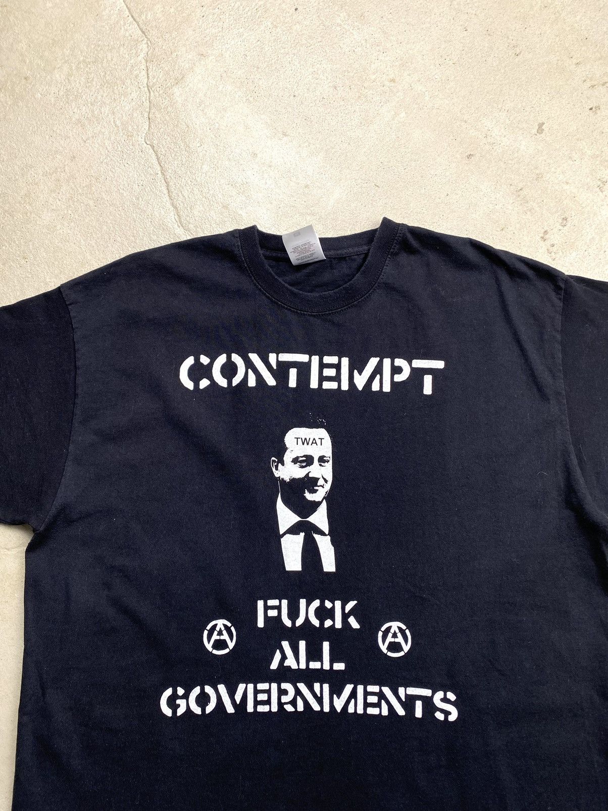 Band Tees 💥 Vintage CONTEMPT FUCK ALL GOVERNMENTS Punk T Shirt Size US XL / EU 56 / 4 - 2 Thumbnail