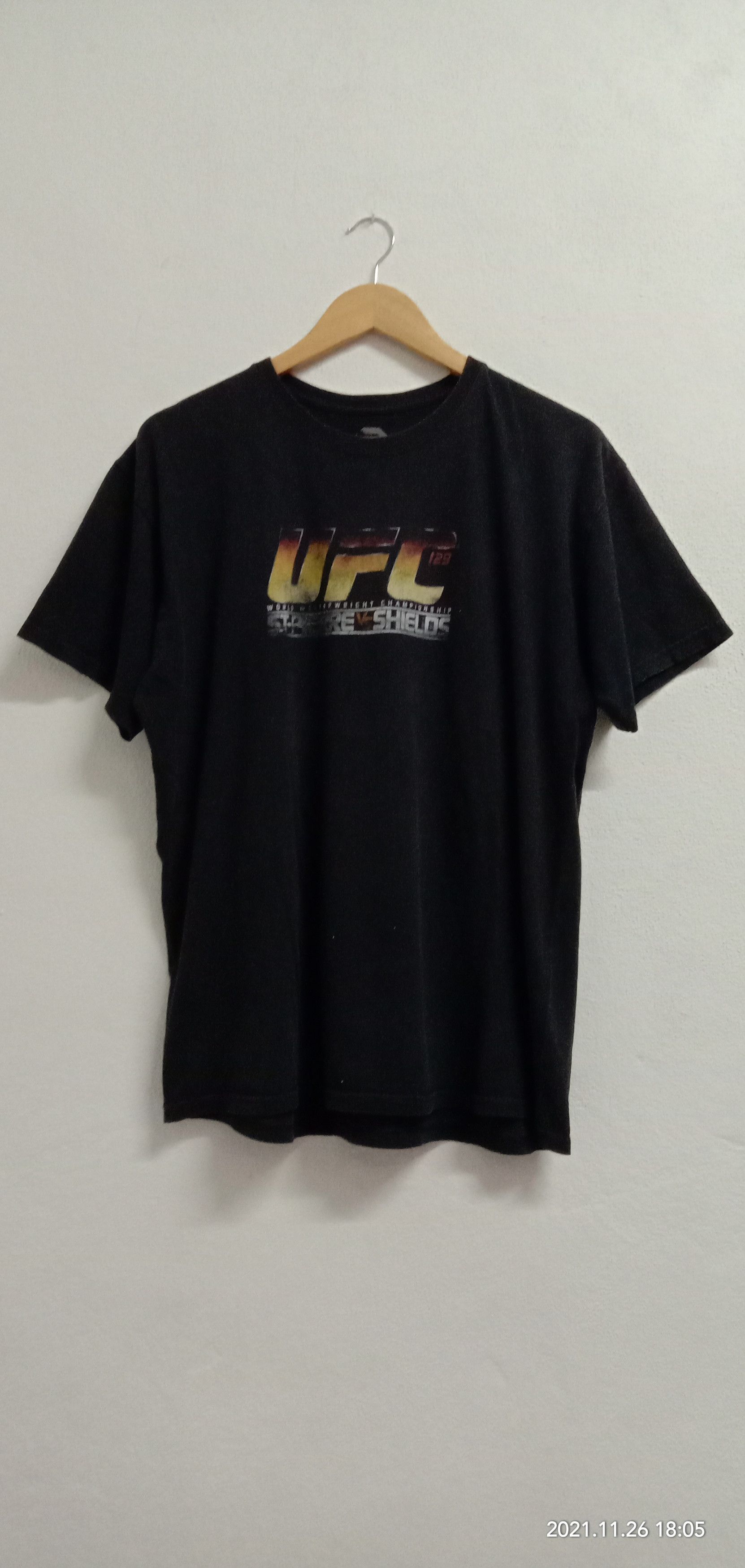 UFC UFC 129 ST-PIERRE VS SHIELDS Size US L / EU 52-54 / 3 - 2 Thumbnail