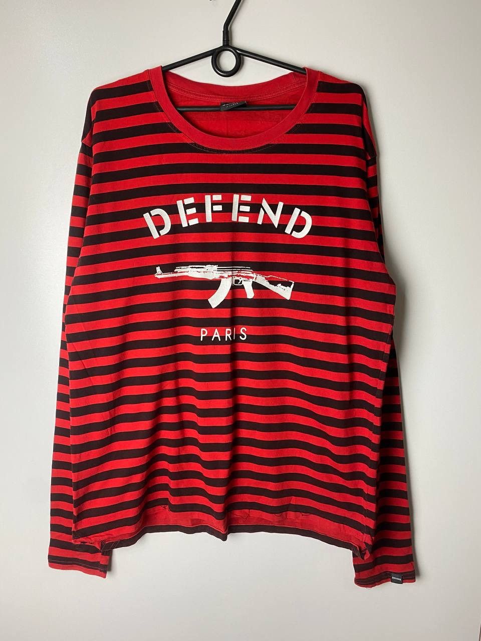 DEFEND PARIS × Vintage Defend Paris long sleeve size XL Size US XL / EU 56 / 4 - 1 Thumbnail