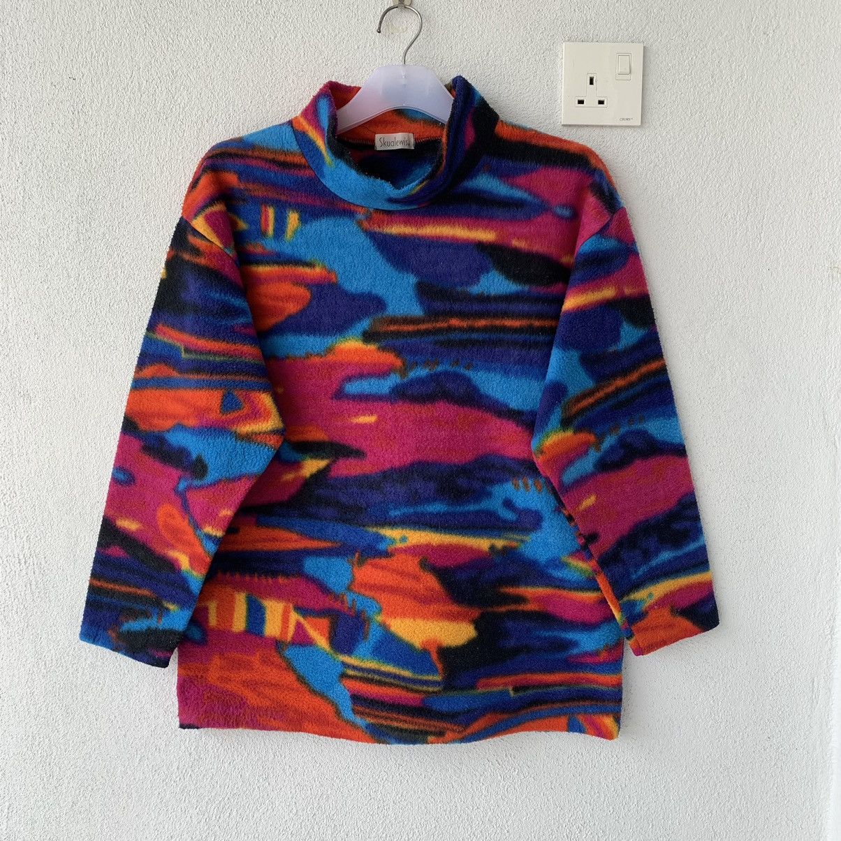 Japanese Brand SKUALEWIS fleece turtleneck sweater multicolor design.. Size US S / EU 44-46 / 1 - 1 Thumbnail
