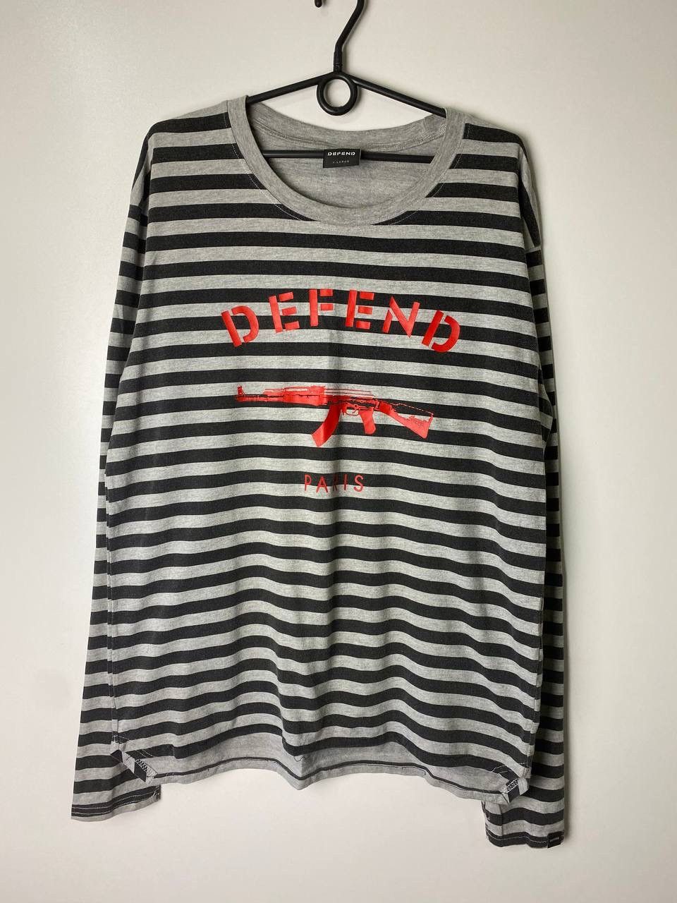 DEFEND PARIS Defend Paris long sleeve size XL Size US XL / EU 56 / 4 - 1 Thumbnail