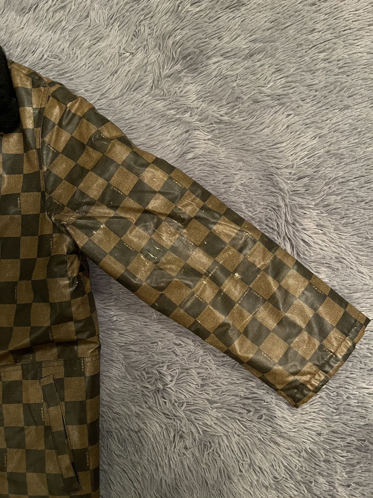 Fendi × Vintage Fendi vintage monogram multilogo fur coat Size L / US 10 / IT 46 - 13 Thumbnail