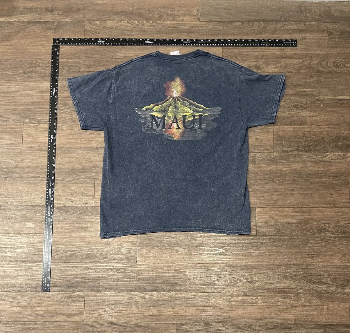 Vintage Men's Y2K Original Red Dirt “Maui” T-shirt (Sz. L) Size US L / EU 52-54 / 3 - 1 Thumbnail