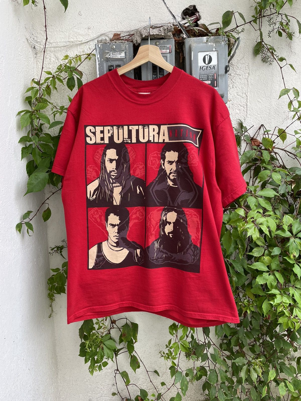 Vintage 2001 Sepultura Tee store