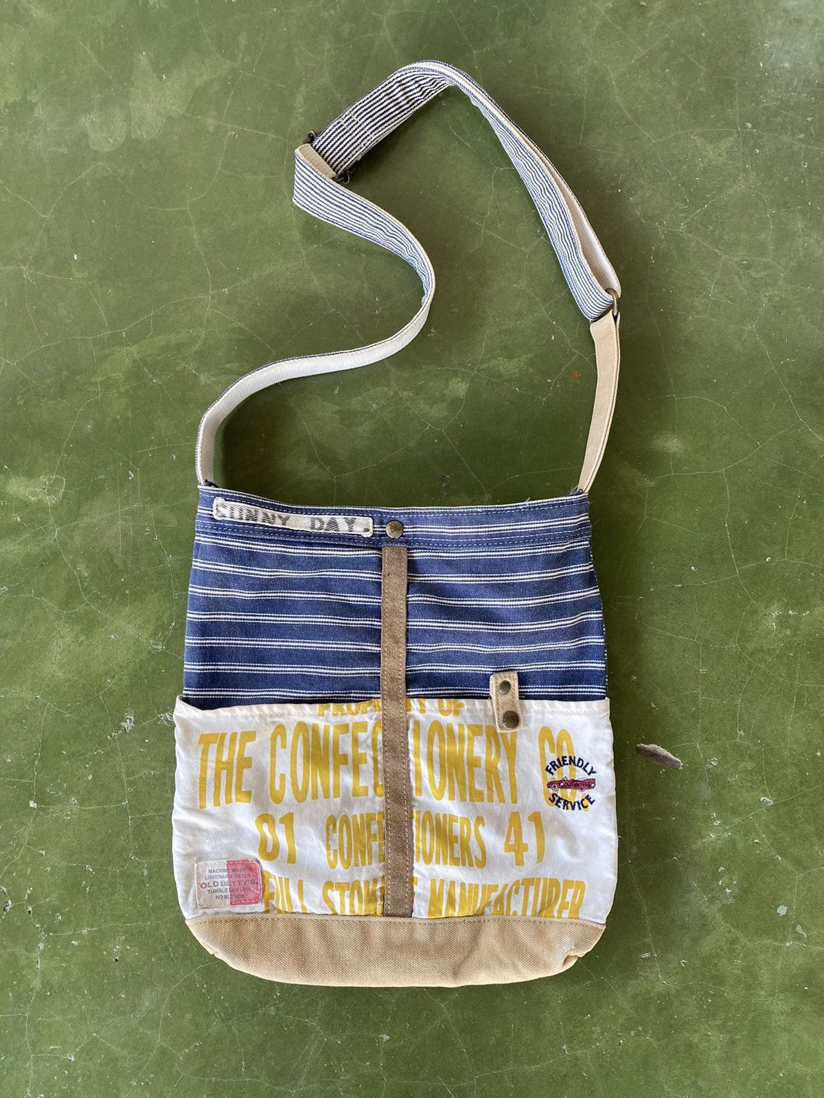 Japanese Brand Vintage Old Betty'S Sling Bag Size ONE SIZE - 1 Thumbnail