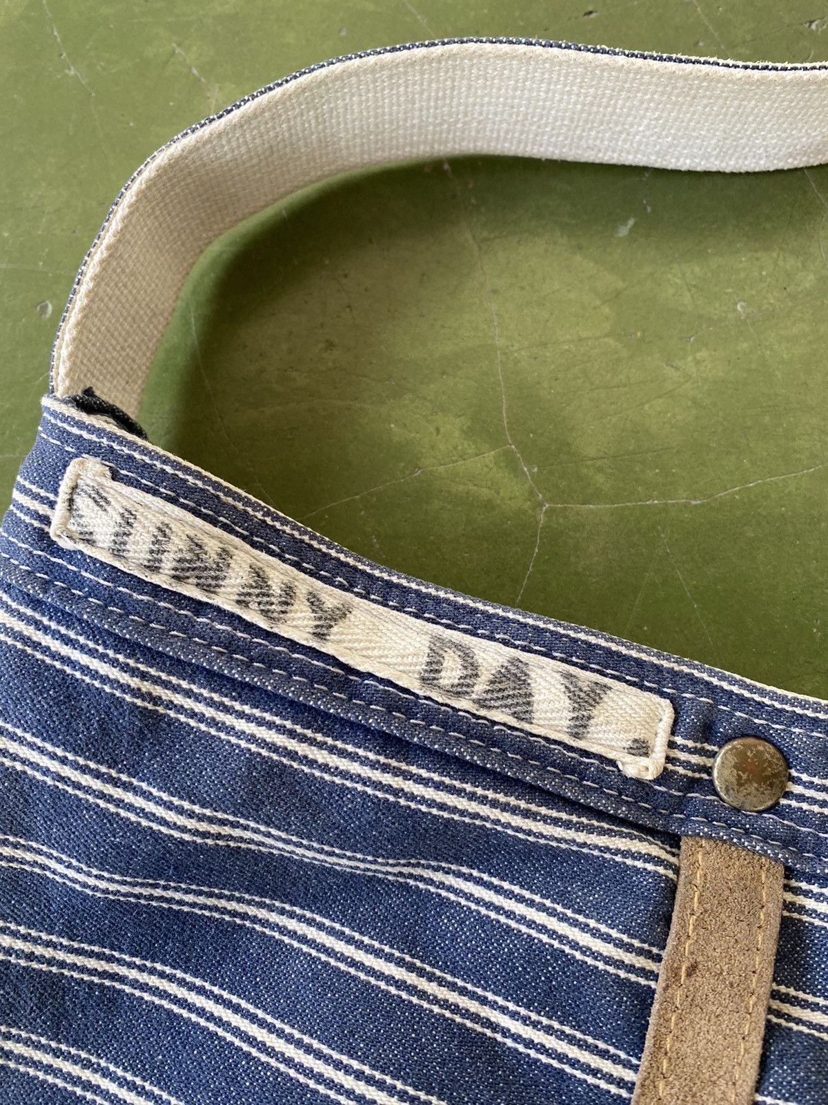 Japanese Brand Vintage Old Betty'S Sling Bag Size ONE SIZE - 5 Thumbnail
