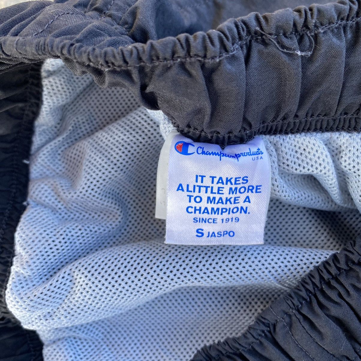 Champion Vintage Champion Shorts Pants Size US 27 - 5 Thumbnail