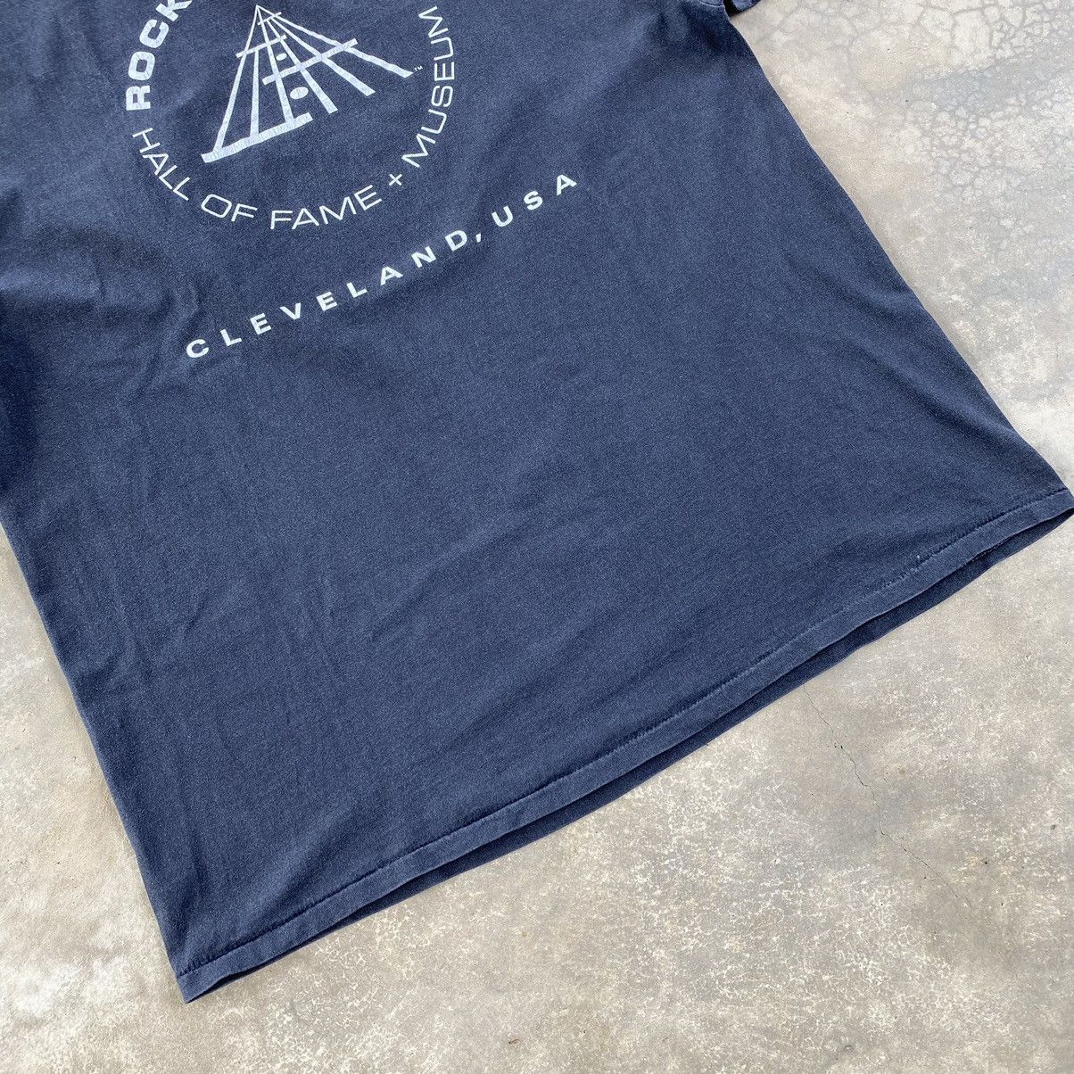 Band Tees Vintage 90s Rock and Roll Hall Of Fame Museum Tshirt Size US XXL / EU 58 / 5 - 11 Thumbnail