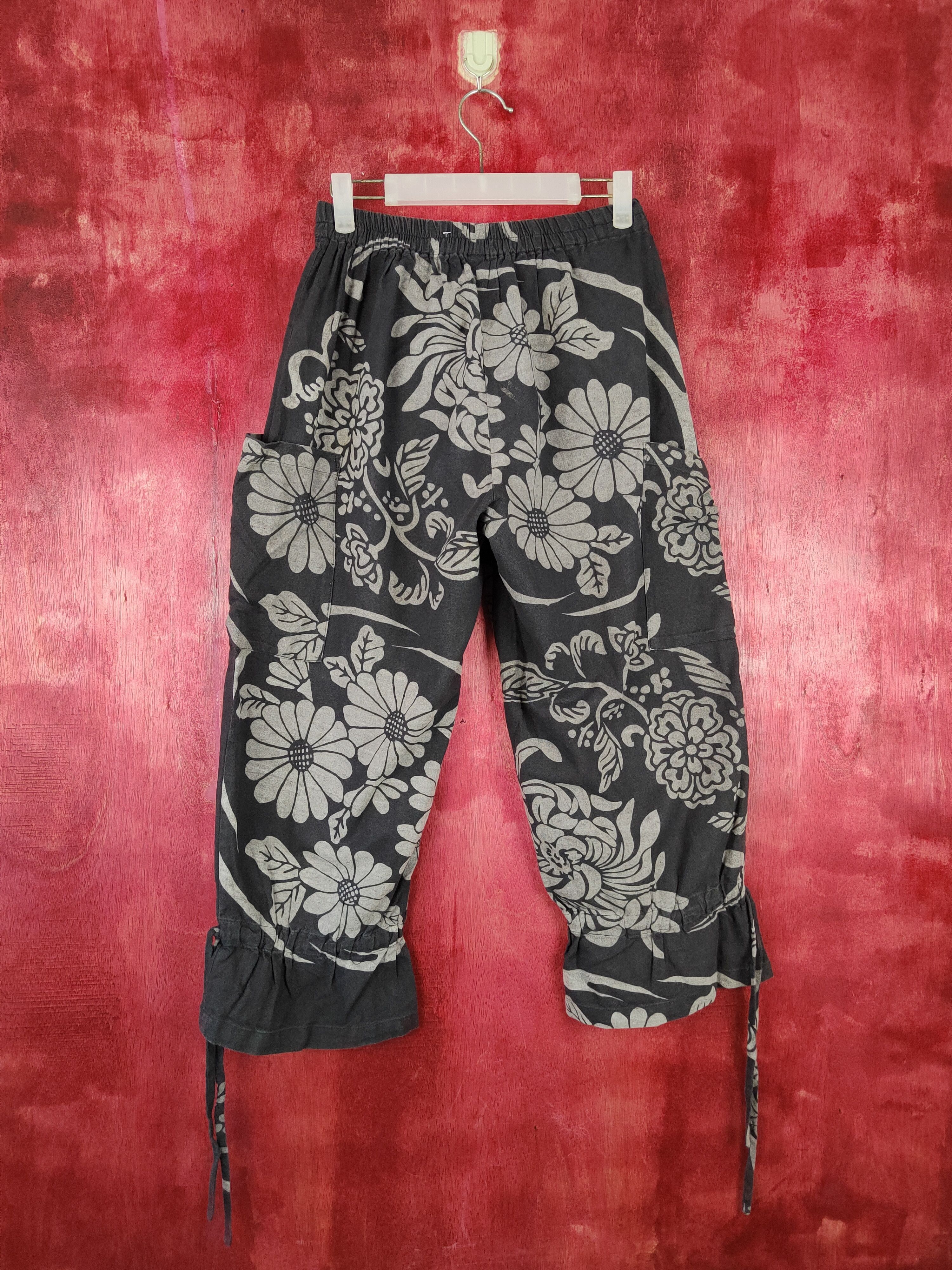 Japanese Brand Japanese Brand art flower black/gray pant #S349 Size US 26 / EU 42 - 8 Thumbnail