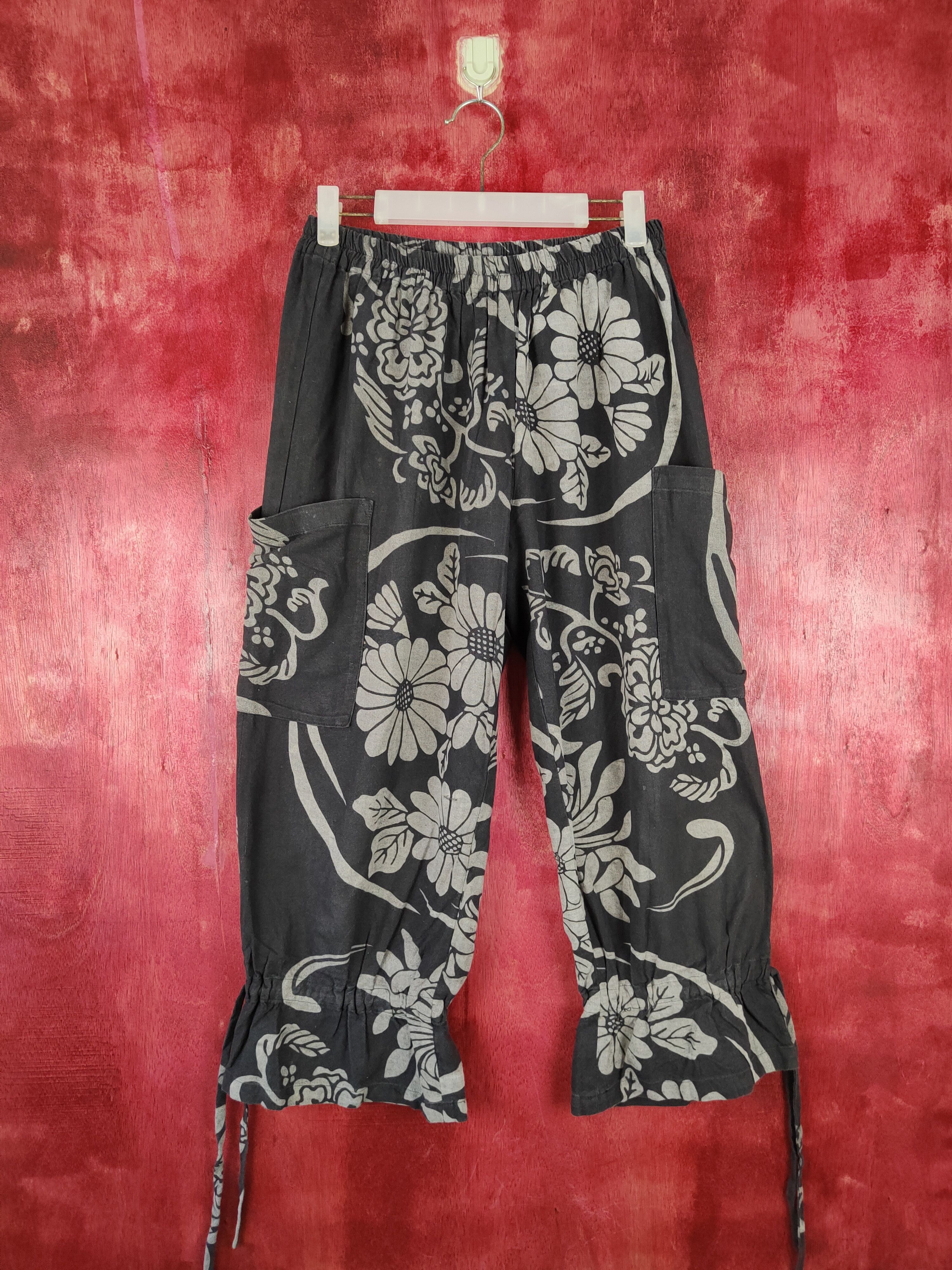 Japanese Brand Japanese Brand art flower black/gray pant #S349 Size US 26 / EU 42 - 1 Thumbnail