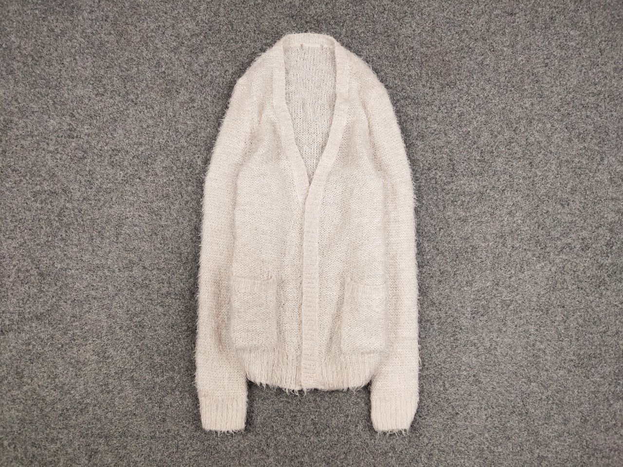 Japanese Brand Rare Vintage Japanese Cardigan Mohair Style Fuzzy Sweater Size US S / EU 44-46 / 1 - 1 Thumbnail