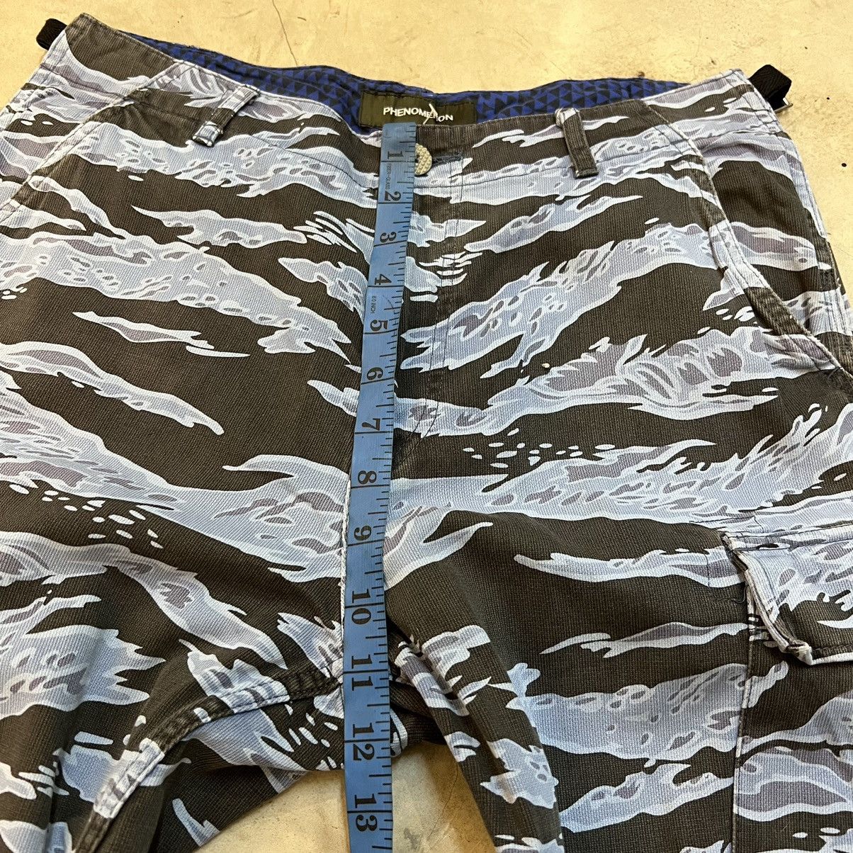 PHENOMENON SS2011 Phenomenon Blue Tigerstripe Pants Size US 31 - 10 Thumbnail