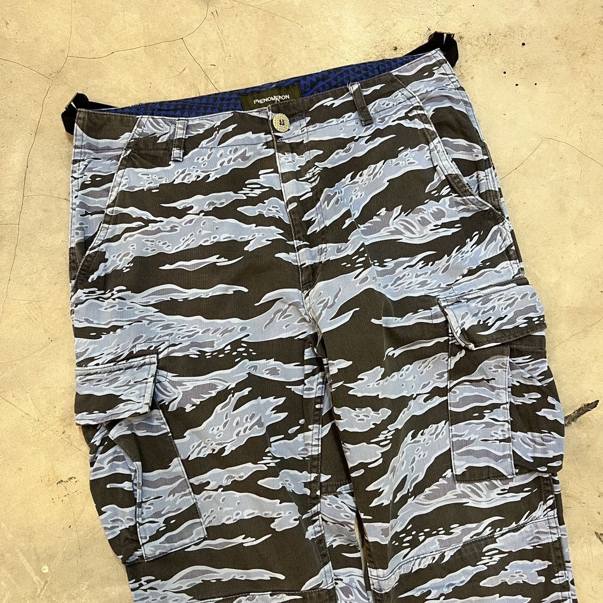 PHENOMENON SS2011 Phenomenon Blue Tigerstripe Pants Size US 31 - 2 Thumbnail