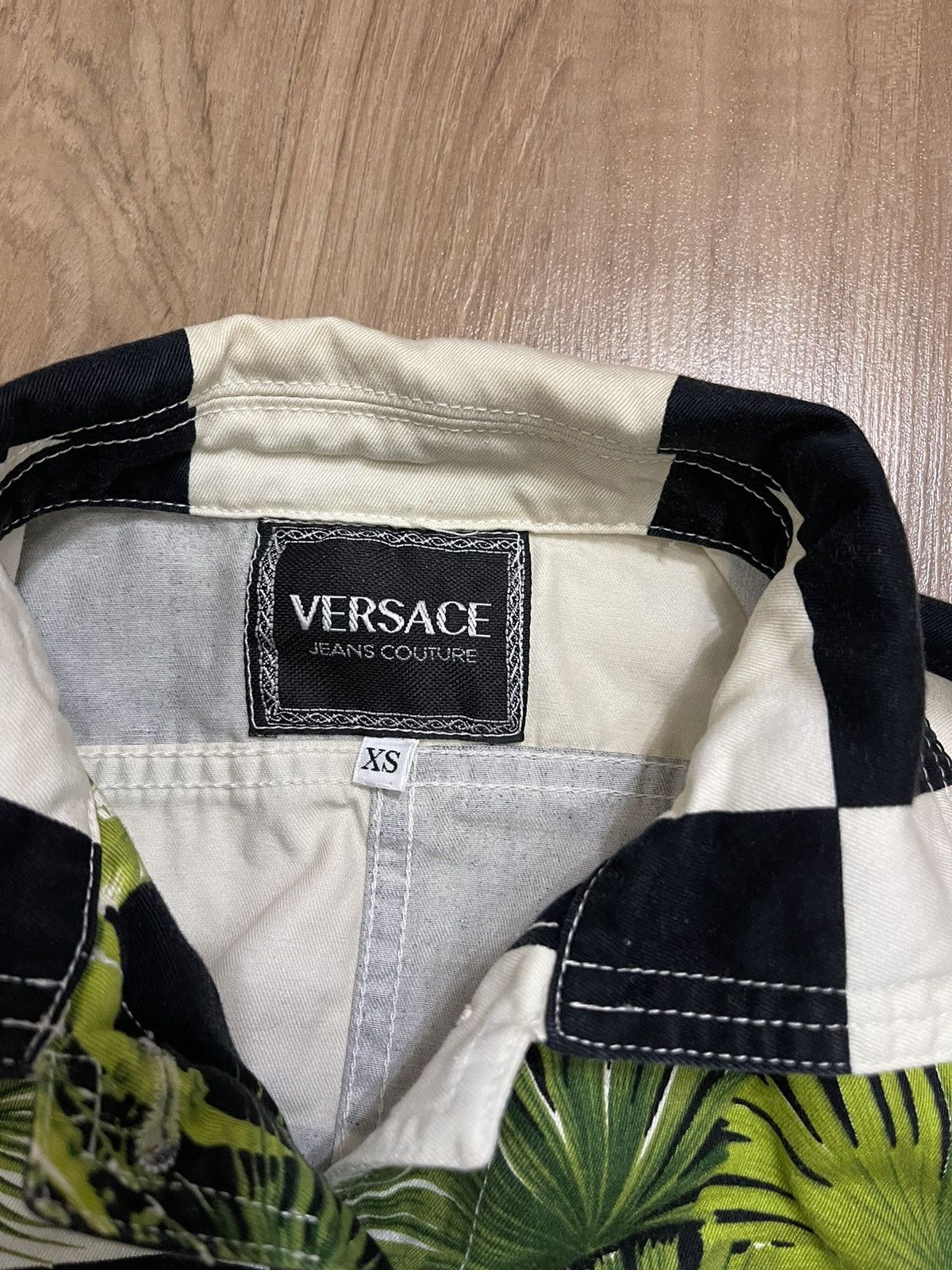 Vintage Vintage Versace Floral Denim Jacket Size XS / US 0-2 / IT 36-38 - 3 Thumbnail