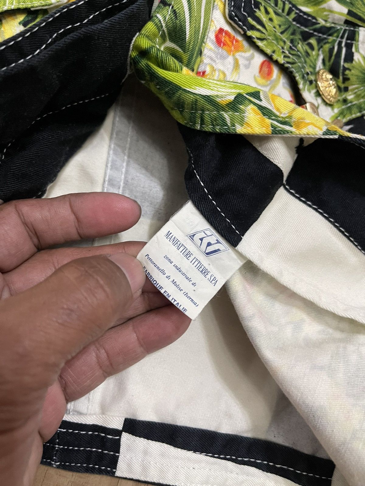 Vintage Vintage Versace Floral Denim Jacket Size XS / US 0-2 / IT 36-38 - 7 Thumbnail