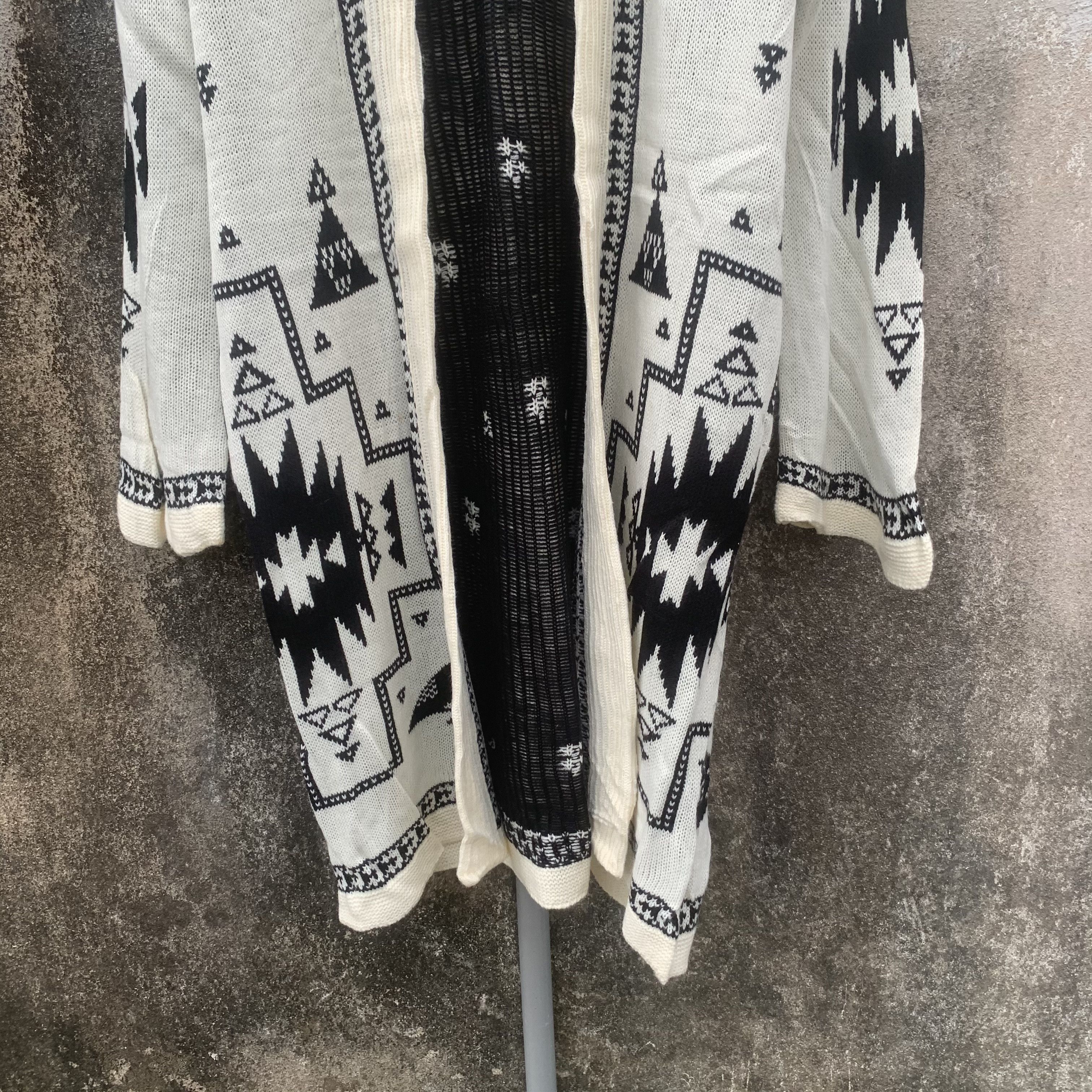 Japanese Brand Aztec Native Japanese Vintage Cardigan Knit Navajo Style Size US M / EU 48-50 / 2 - 3 Thumbnail