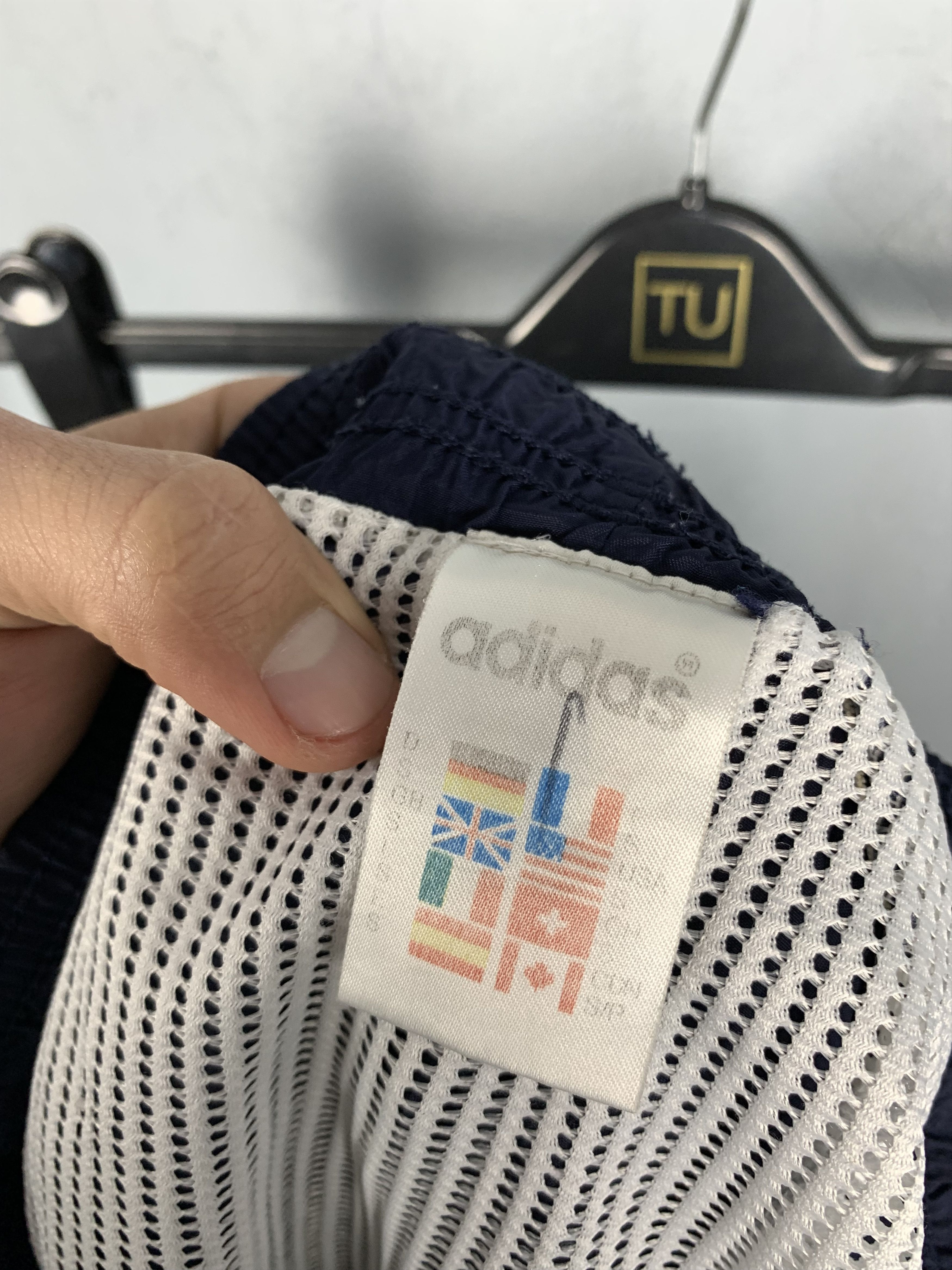 Adidas × Vintage Adidas Vintage Mens Nylon Shorts Y2K Size US 34 / EU 50 - 7 Thumbnail
