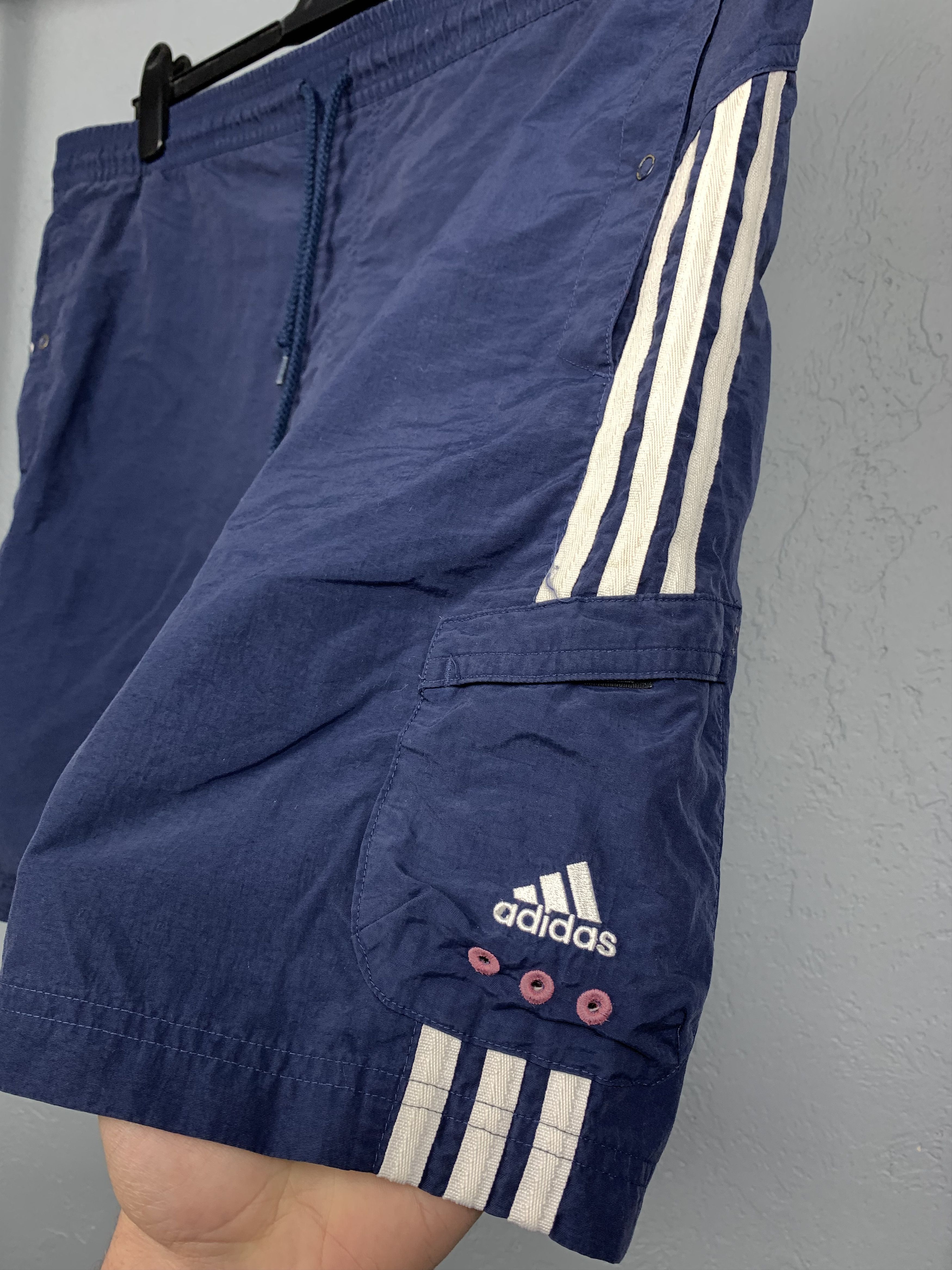 Adidas Adidas Vintage Mens Nylon Shorts Size US 34 / EU 50 - 2 Thumbnail