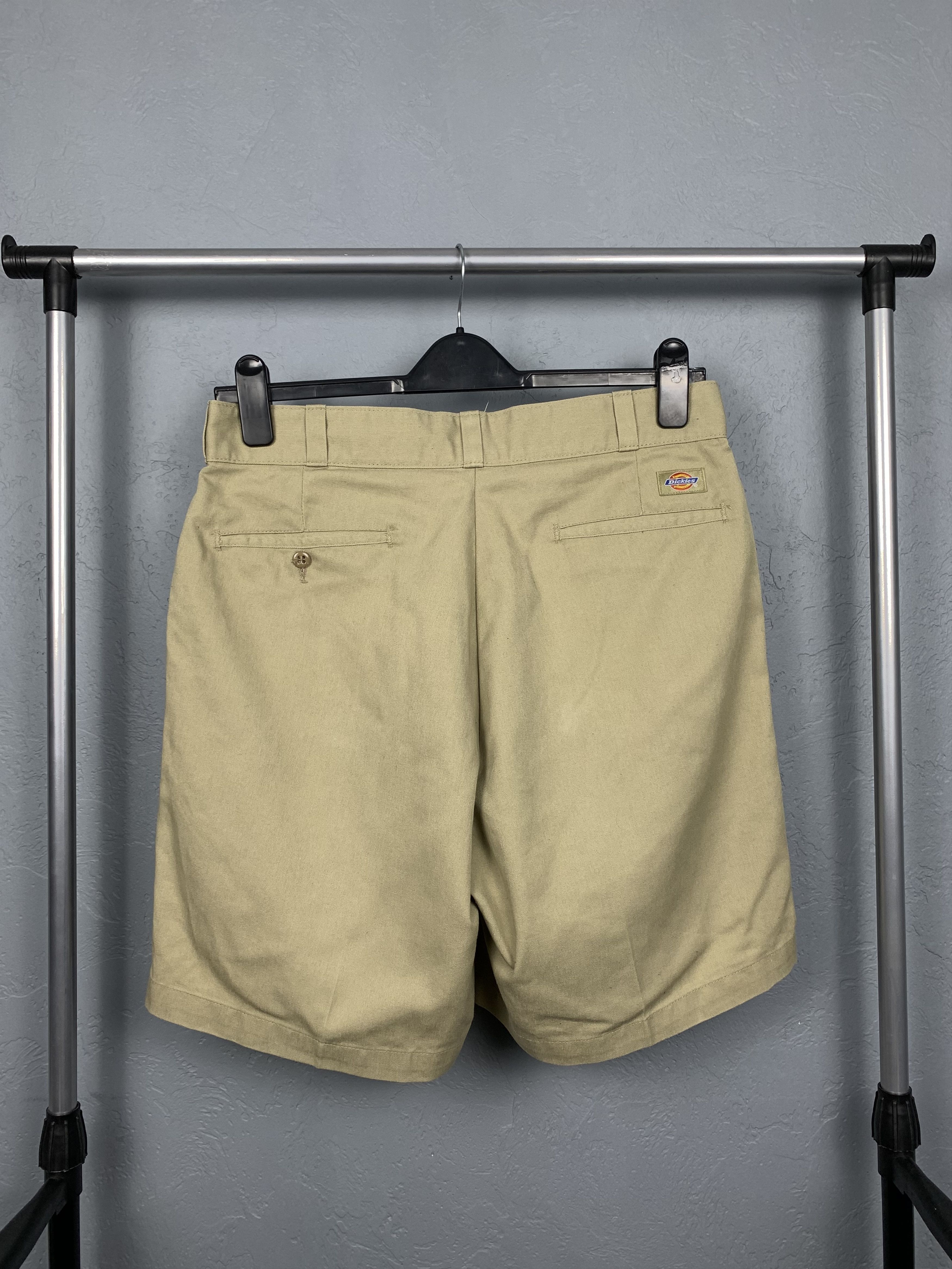 Dickies Dickies Mens Chino Shorts Y2K Size US 34 / EU 50 - 1 Thumbnail