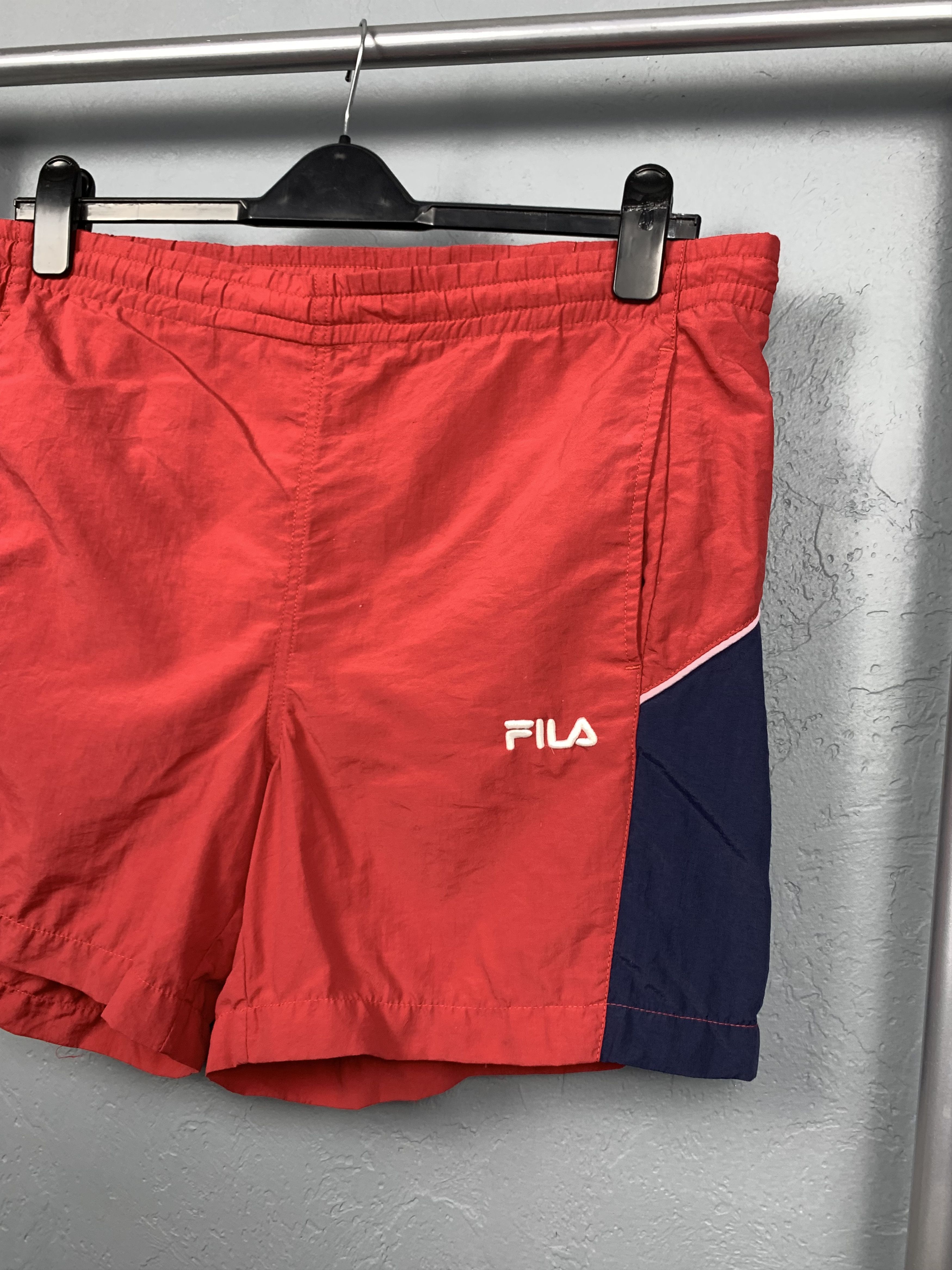 Fila × Vintage Vintage Fila Mens Nylon Shorts Y2K Size US 32 / EU 48 - 2 Thumbnail