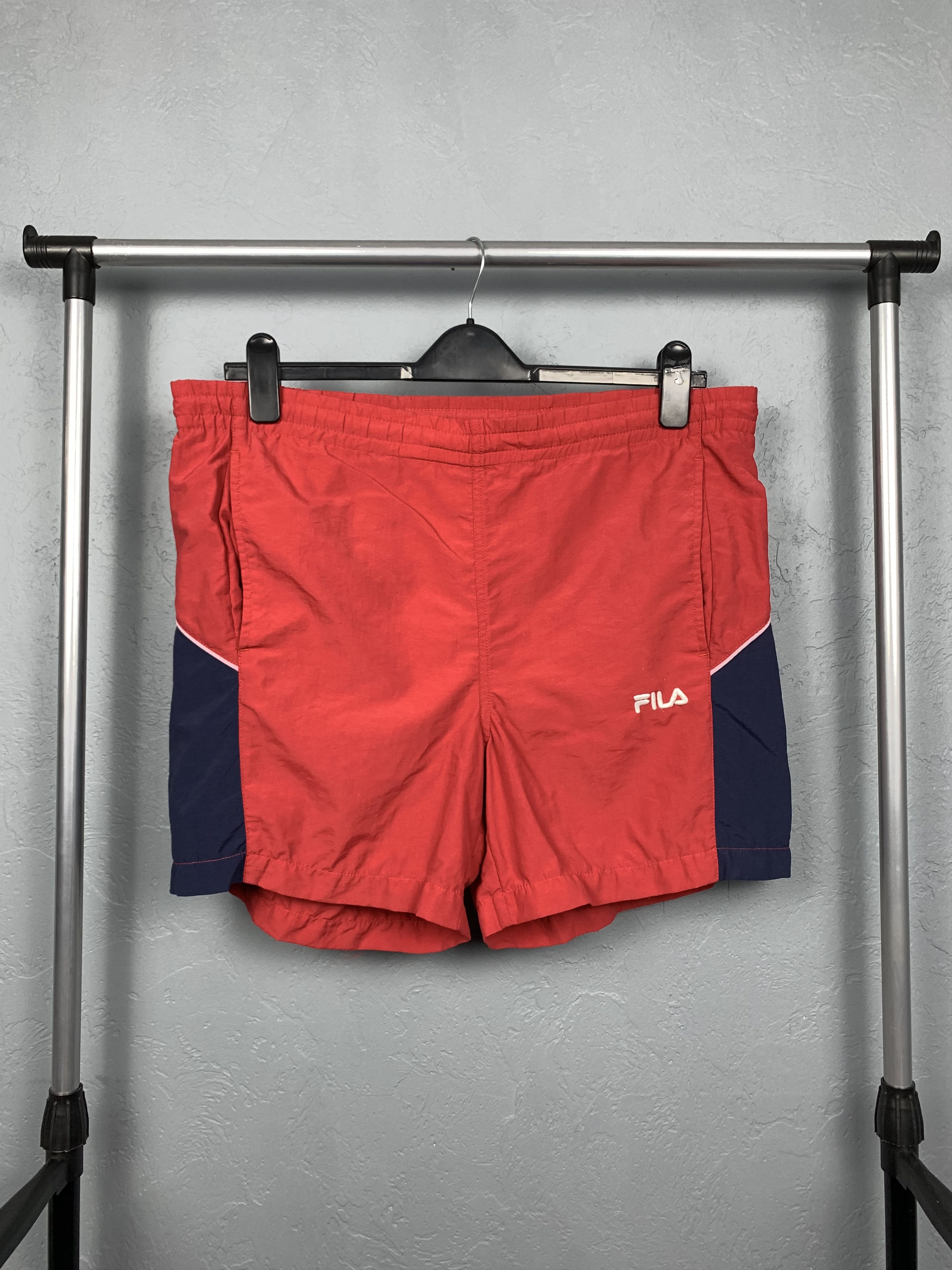 Fila × Vintage Vintage Fila Mens Nylon Shorts Y2K Size US 32 / EU 48 - 1 Thumbnail