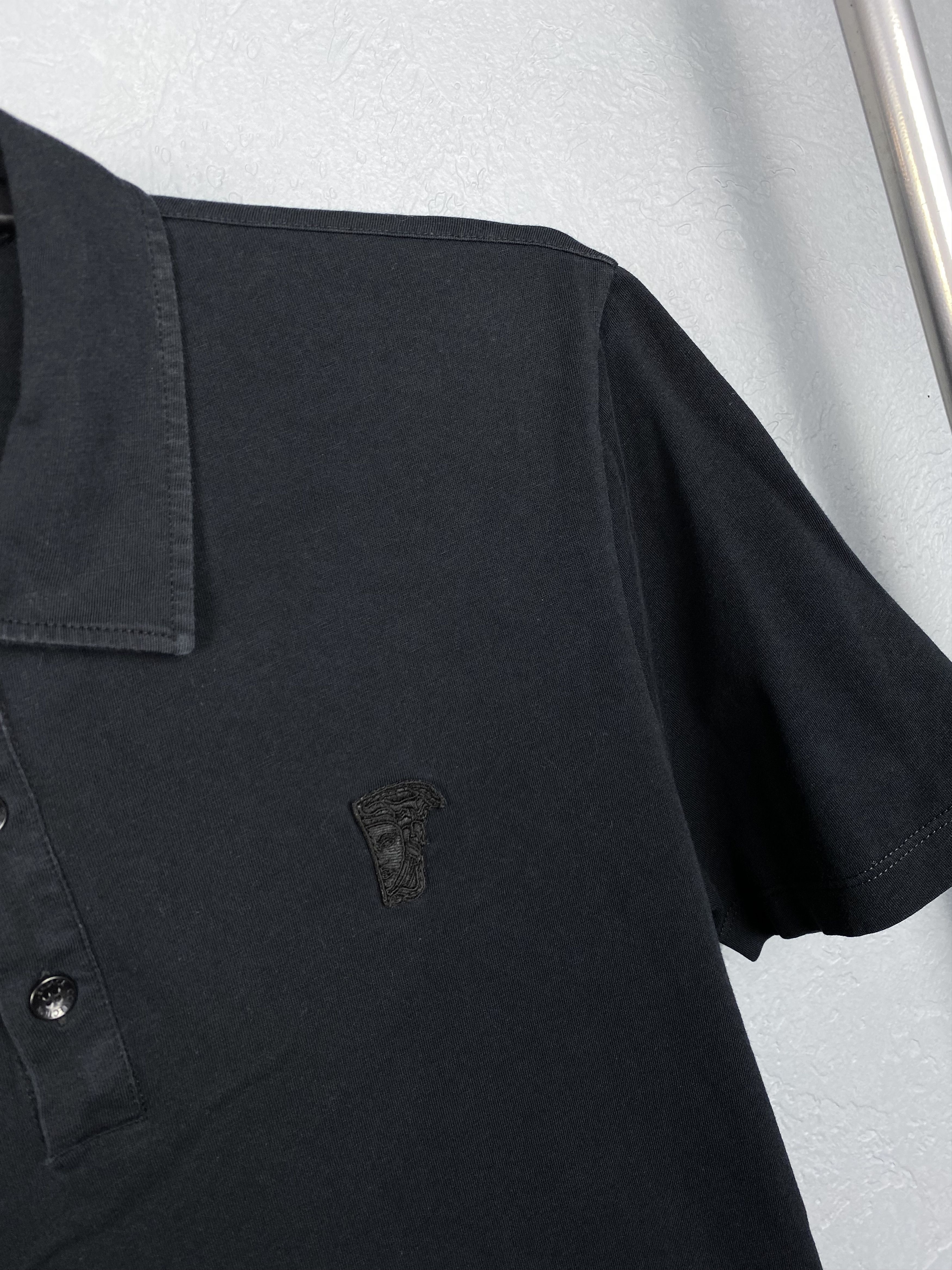 Versace × Versace Jeans Couture × Versus Versace Versace Collection Vintage Mens Medusa Logo Polo Shirt Size US L / EU 52-54 / 3 - 3 Thumbnail