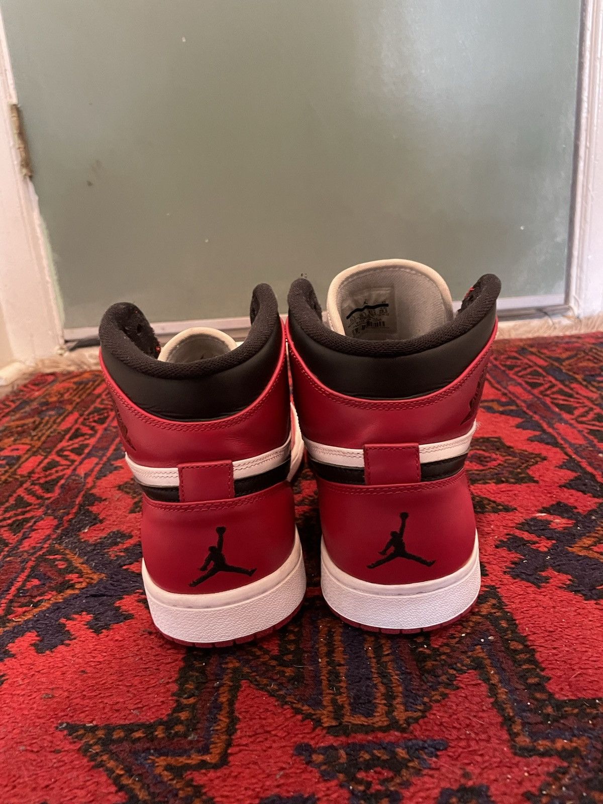 Jordan Brand Jordan 1 Retro Chicago (2013) Size US 11.5 / EU 44-45 - 4 Thumbnail