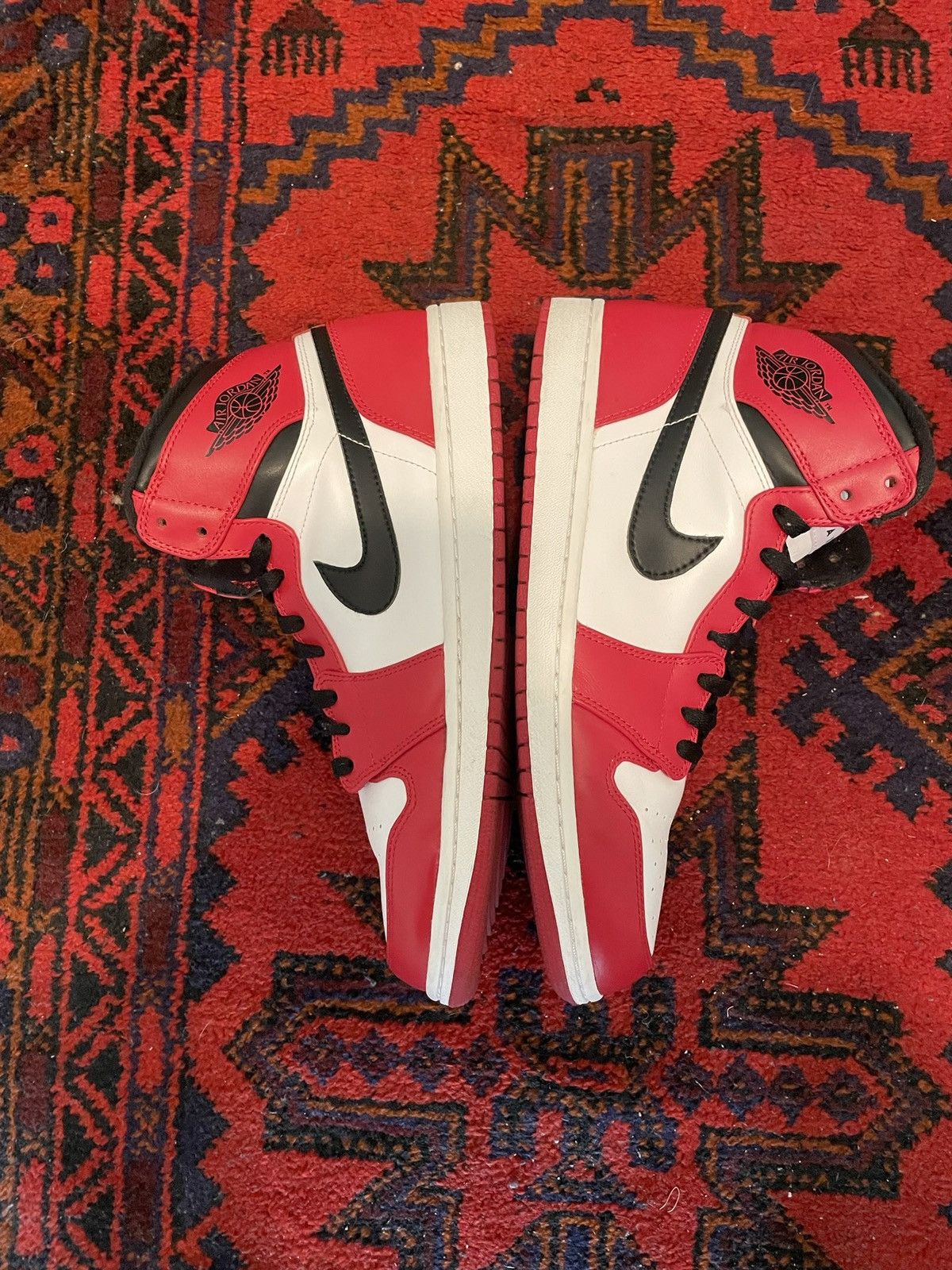 Jordan Brand Jordan 1 Retro Chicago (2013) Size US 11.5 / EU 44-45 - 1 Thumbnail