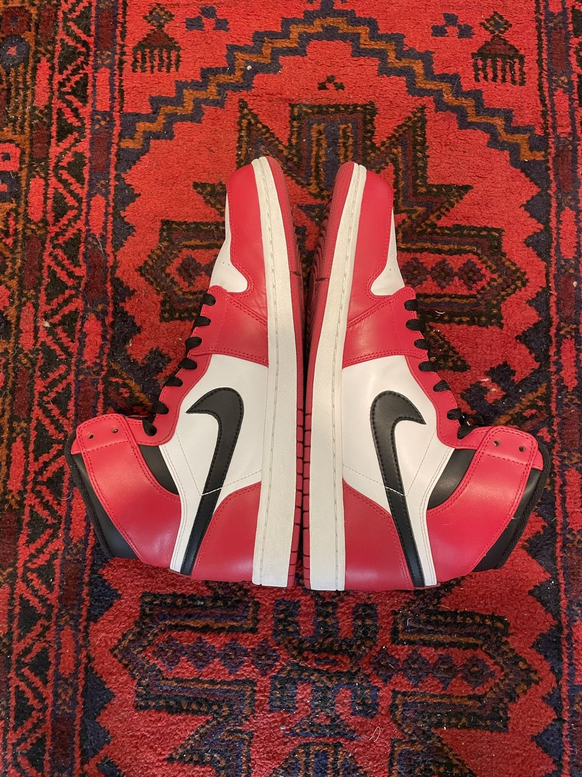 Jordan Brand Jordan 1 Retro Chicago (2013) Size US 11.5 / EU 44-45 - 2 Thumbnail