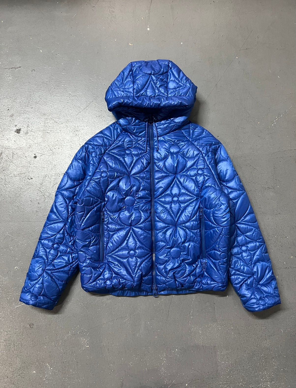 LOUIS VUITTON Lvse Flower Quilted Hoodie Jacket Blue. Size 46