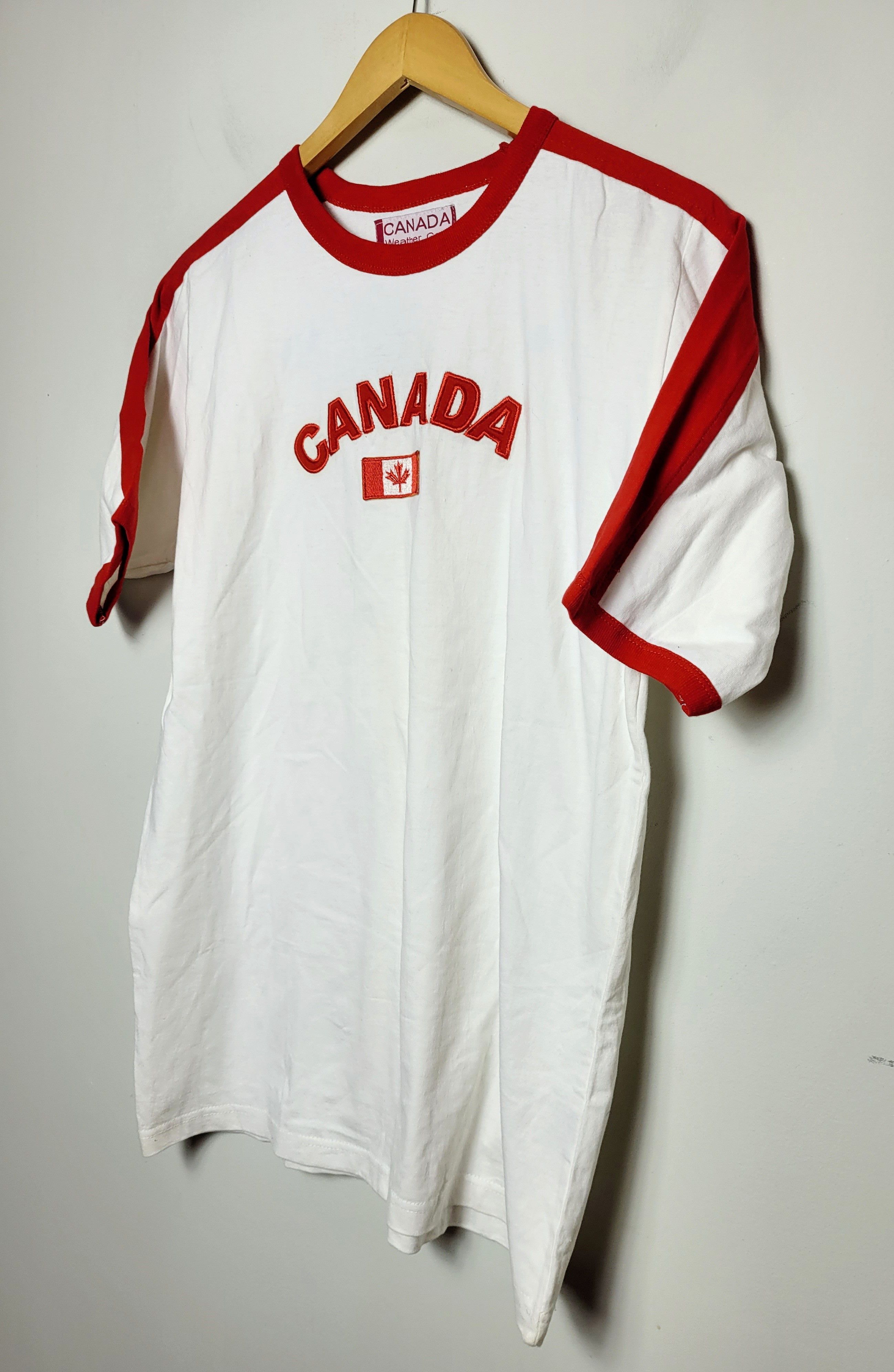 Vintage vintage Canada nwt t-shirt Size US S / EU 44-46 / 1 - 5 Thumbnail