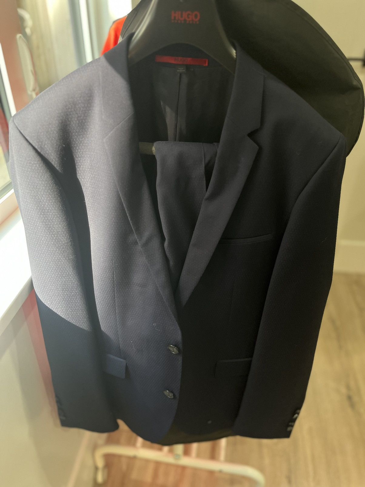 Hugo Boss Hugo Boss 40R Navy Blue suit Size 40R - 1 Thumbnail