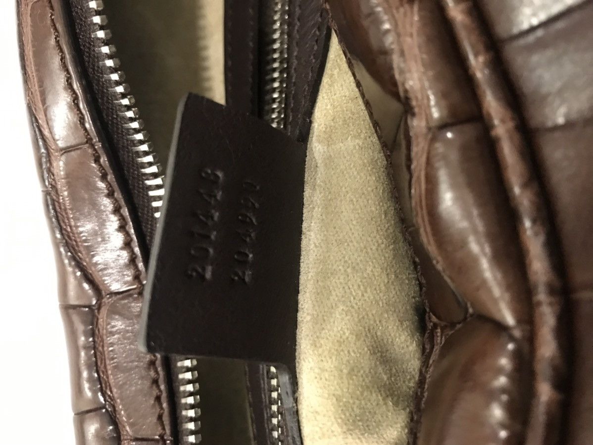 Gucci Gucci crocodile messenger bag. $18000 Size ONE SIZE - 4 Thumbnail