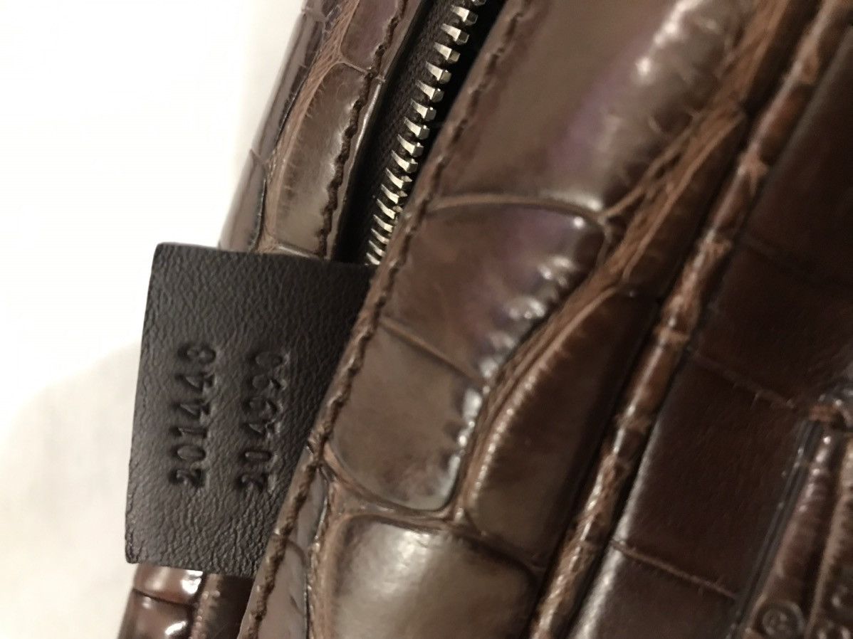 Gucci Gucci crocodile messenger bag. $18000 Size ONE SIZE - 3 Thumbnail