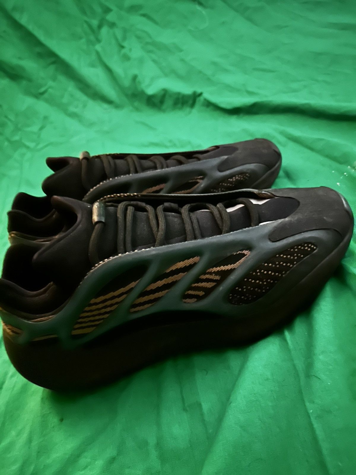 Adidas Yeezy 700 V3 'Dark Glow Size US 12 / EU 45 - 6 Preview