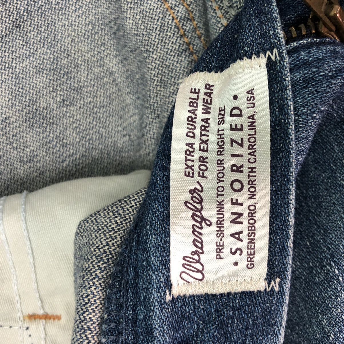 Vintage DLL Wrangler Vintage Blue distressed Denim Pants #c201 Size US 31 - 9 Thumbnail
