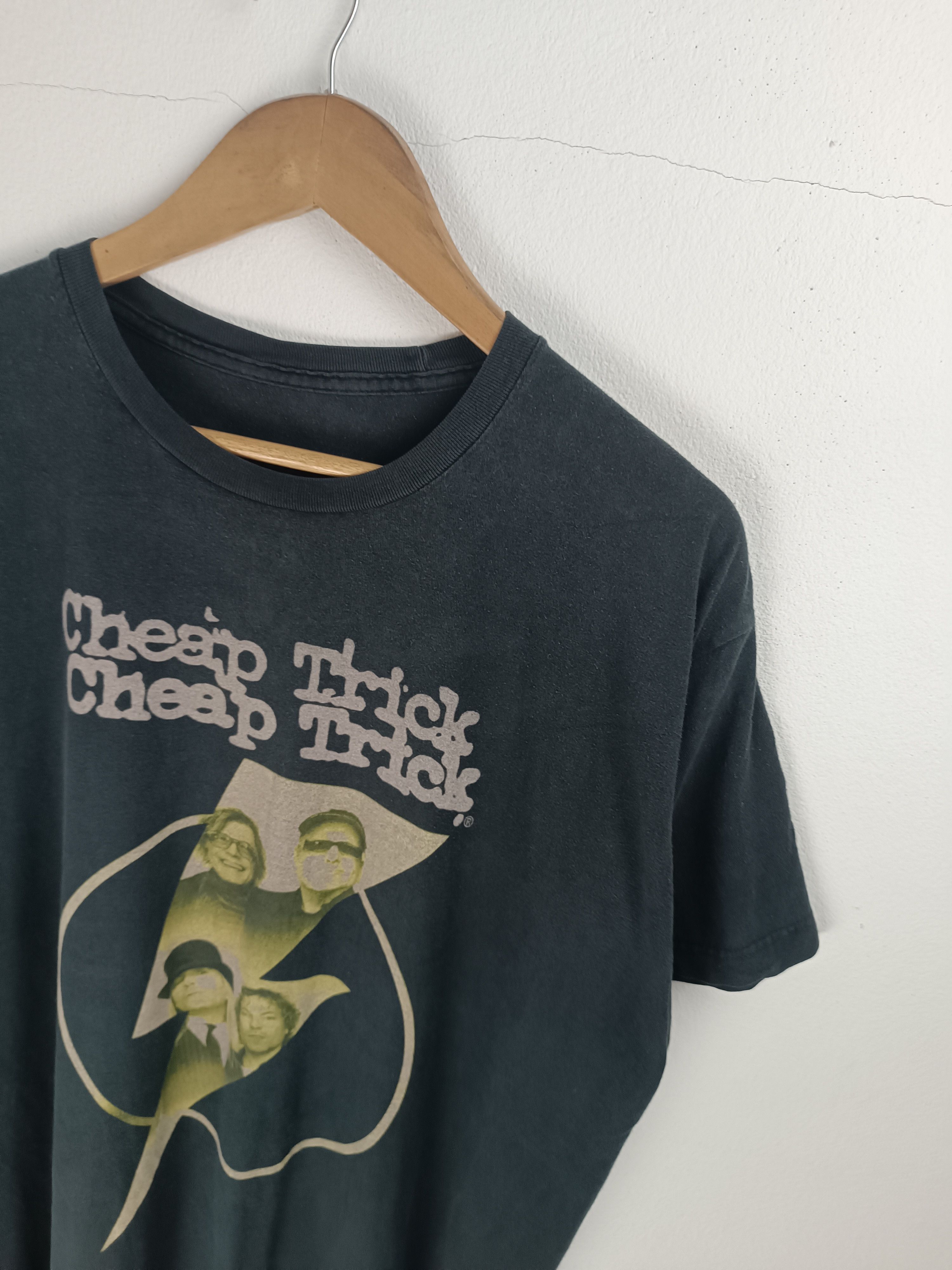 Band Tees VINTAGE '17 CHEAP TRICK TOUR (lynyrd poison styx zz top) Size US XL / EU 56 / 4 - 8 Thumbnail