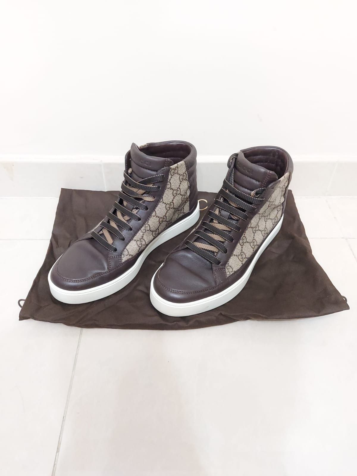 Gucci GUCCI Miro Soft Tessuto GG Supreme Canvas Leather Sneaker Size US 7 / EU 40 - 1 Thumbnail