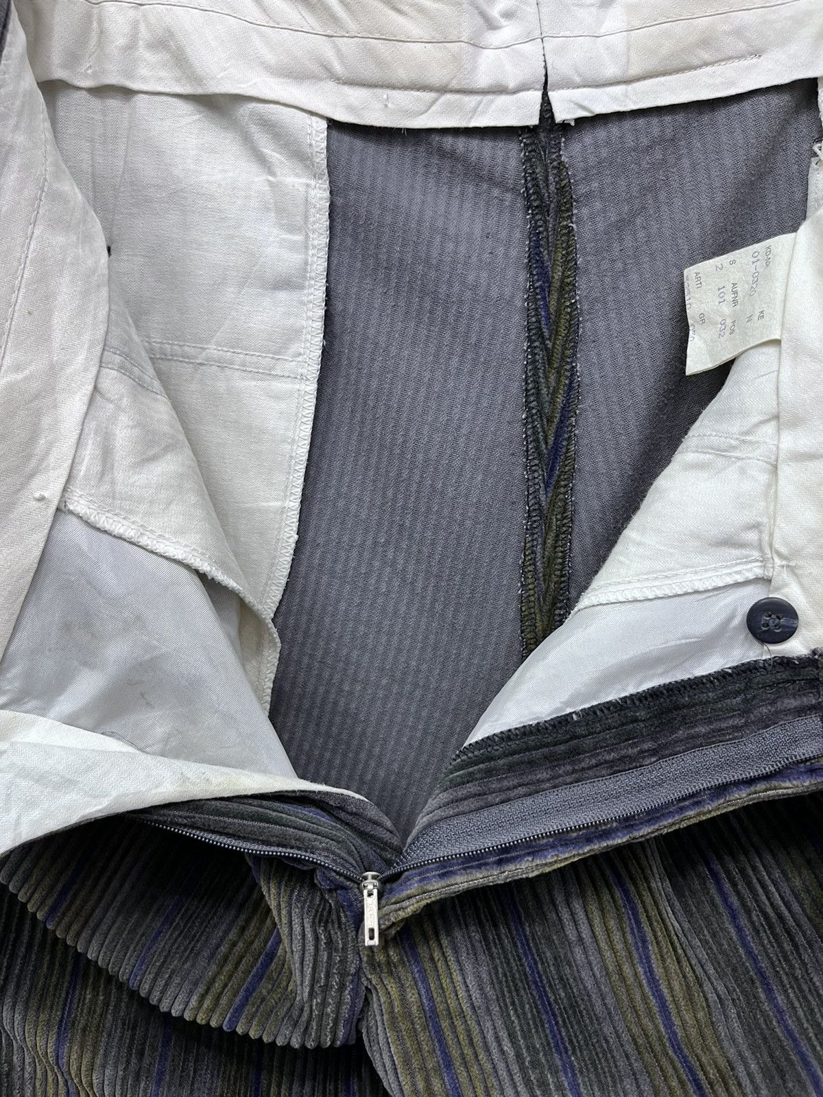 Hugo Boss Vtg HUGO BOSS ALBORETO Stripes Slack Trousers Corduroy Pants Size US 34 / EU 50 - 9 Thumbnail