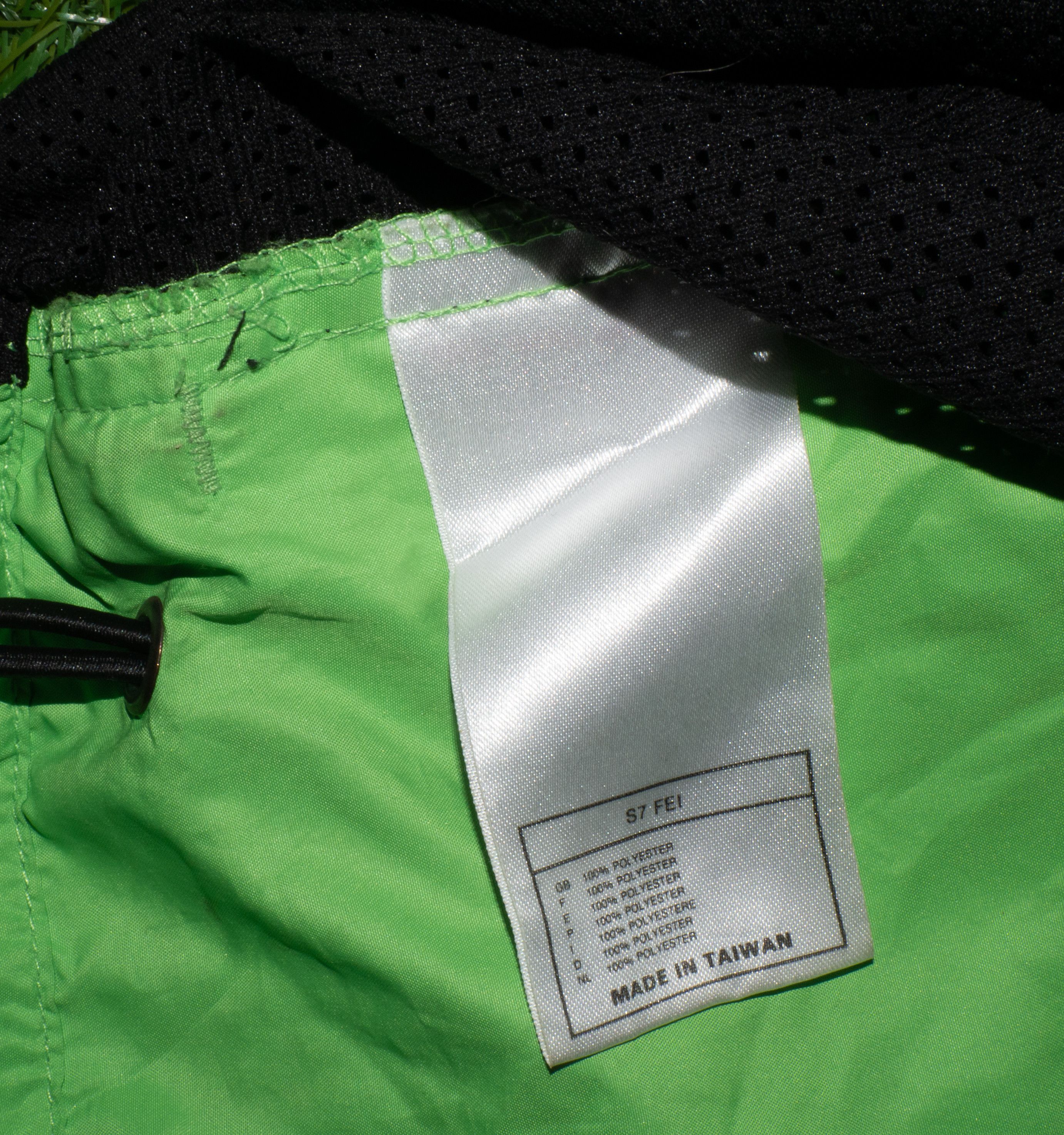 Nike × Vintage Vintage 90s Nike Running Mesh Vest Acid Green XL Size US XL / EU 56 / 4 - 6 Thumbnail