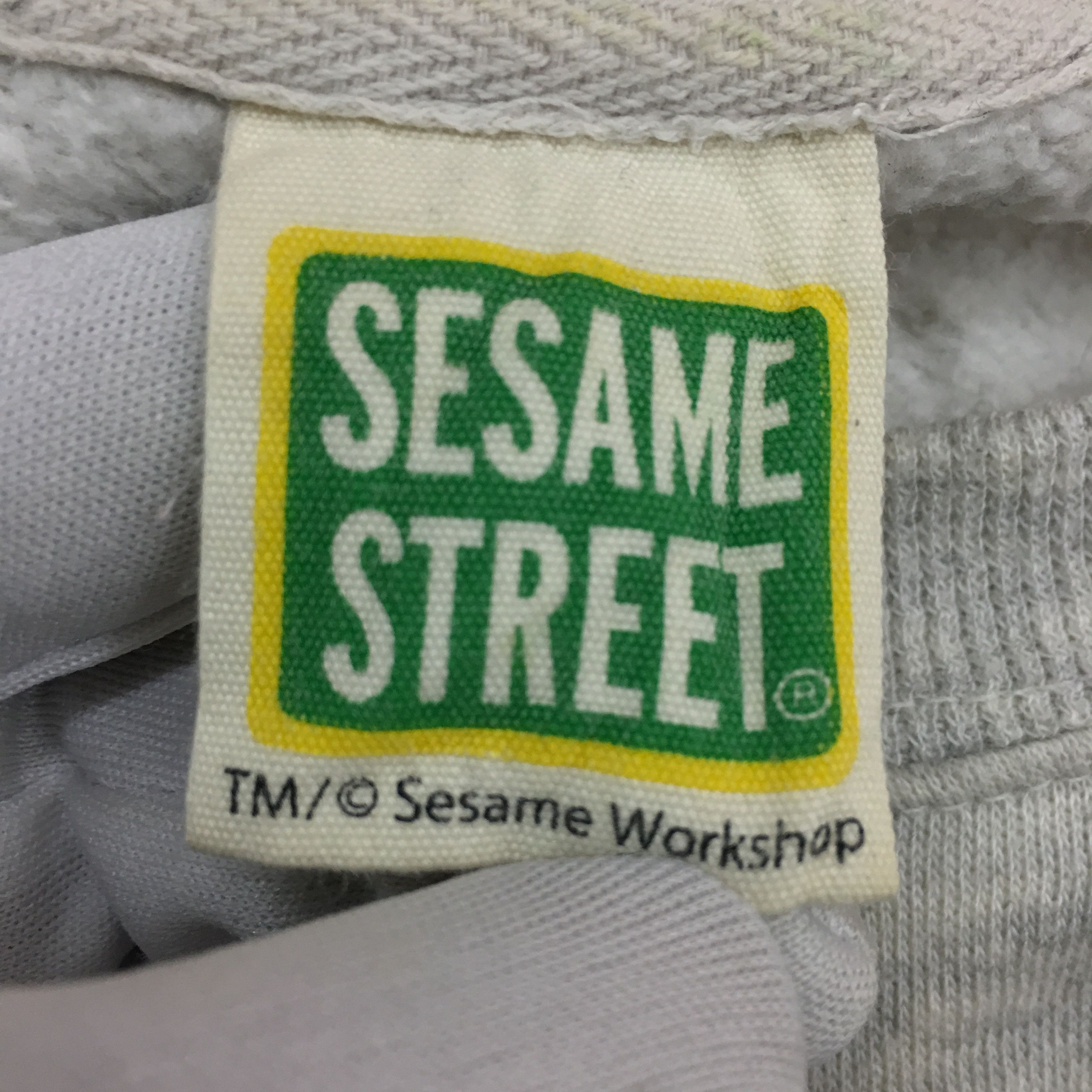 Vintage Vintage SESAME STREET Sweatshirt Cartoon Television Sweater Size L / US 10 / IT 46 - 8 Thumbnail