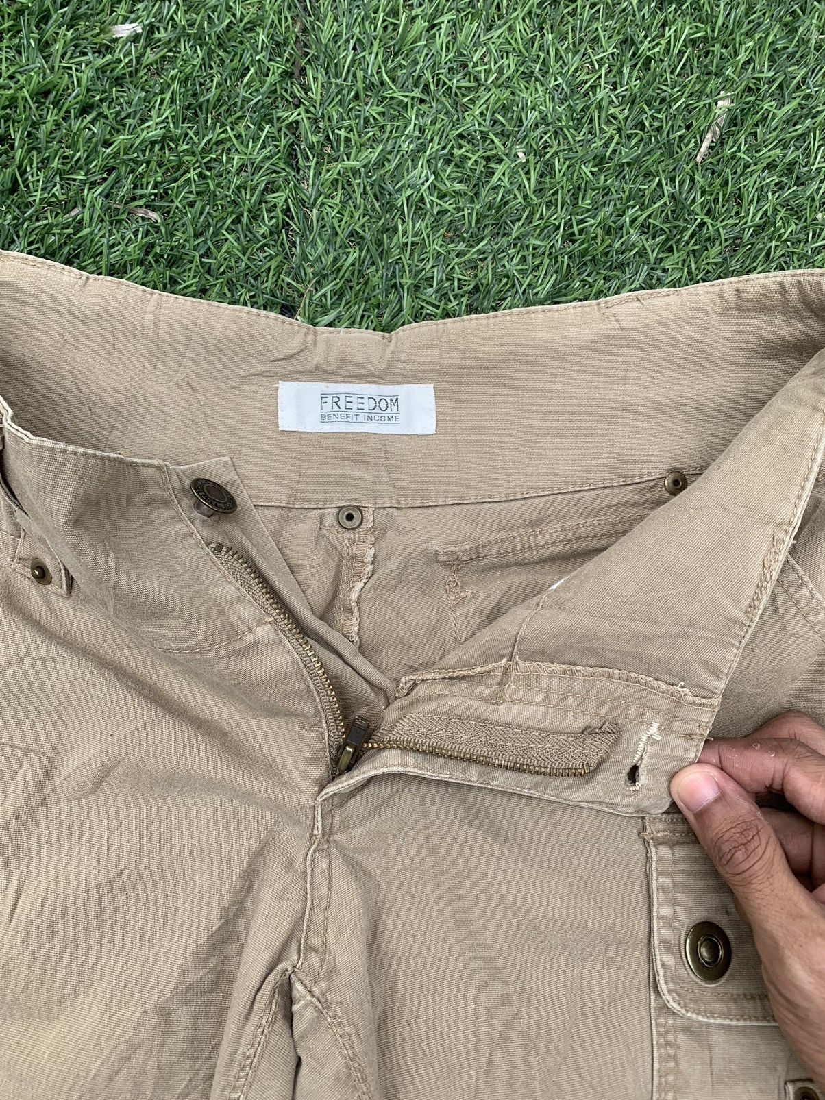 Vintage Vintage Freedom Flared Cargo Pant Size 30" / US 8 / IT 44 - 14 Thumbnail