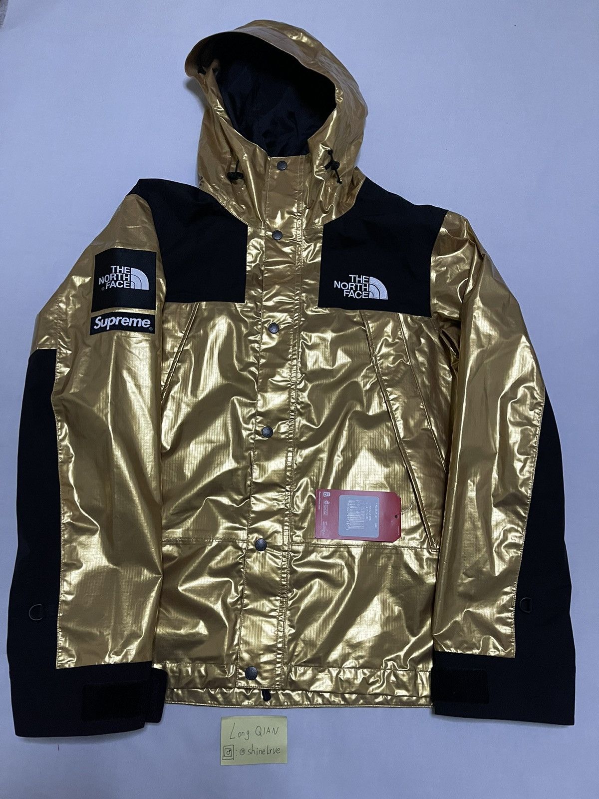 Supreme × The North Face Supreme tnf the north face metallic mountain parka gold Size US M / EU 48-50 / 2 - 1 Thumbnail