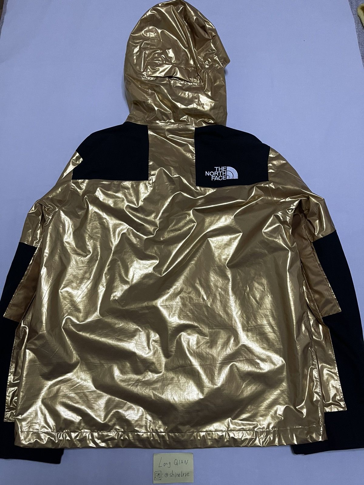 Supreme × The North Face Supreme tnf the north face metallic mountain parka gold Size US M / EU 48-50 / 2 - 2 Thumbnail