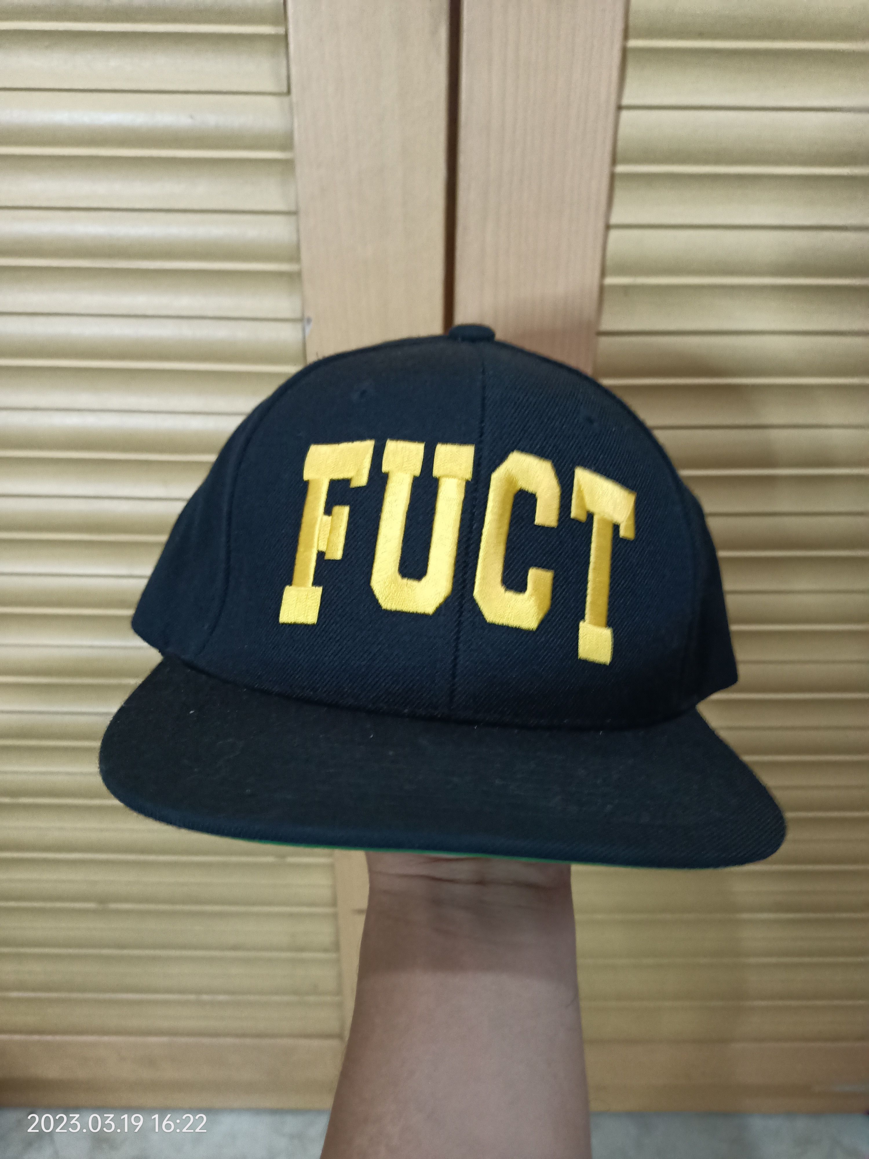 image of Fuct Skateboard Snap Back Vintage in Black, Men's