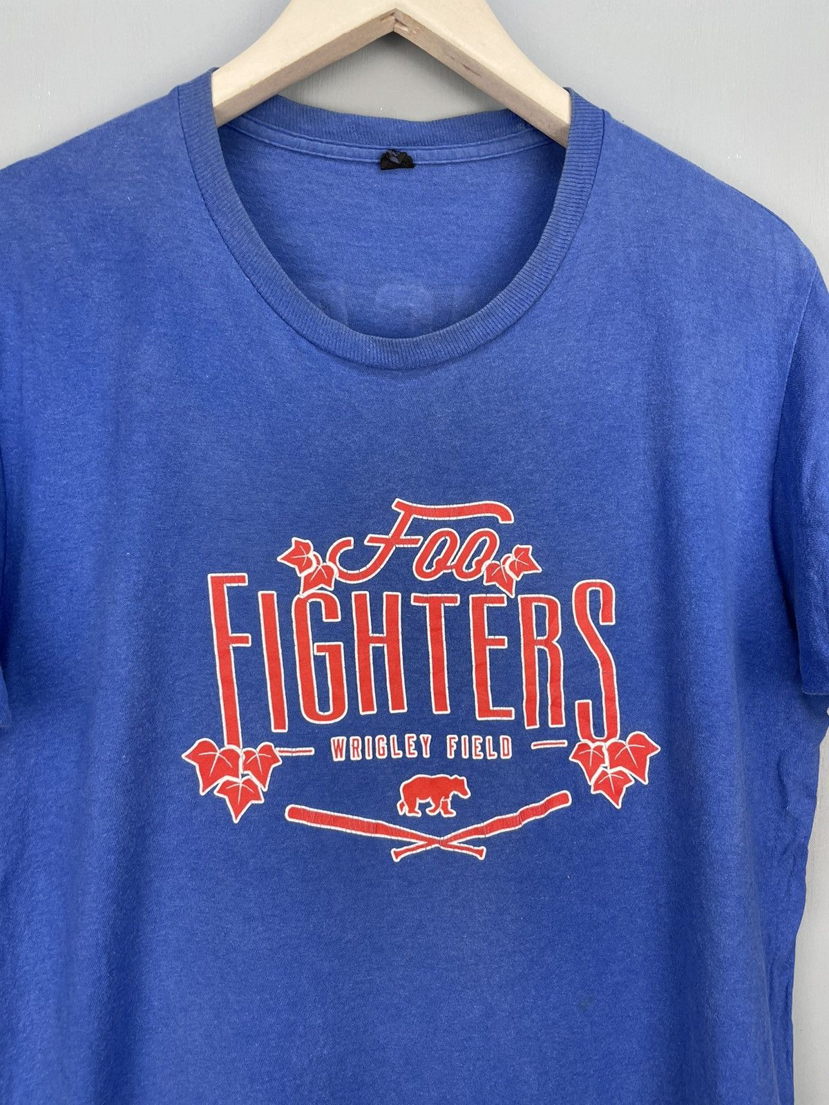 Band Tees Foo Fighters Wrigley Field 2015 Chicago tour t shirt Size US L / EU 52-54 / 3 - 3 Thumbnail
