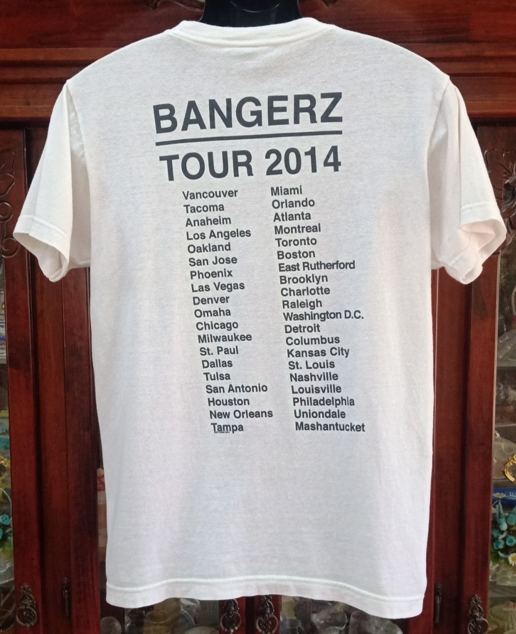 Band Tees Miley Cyrus Bangerz Tour 2014 T-shirt Size US M / EU 48-50 / 2 - 2 Thumbnail